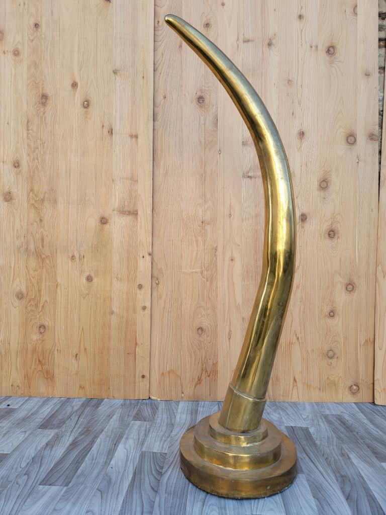 Vintage Midcentury Oversized Brass Elephant Tusk Horn  In Good Condition For Sale In Chicago, IL
