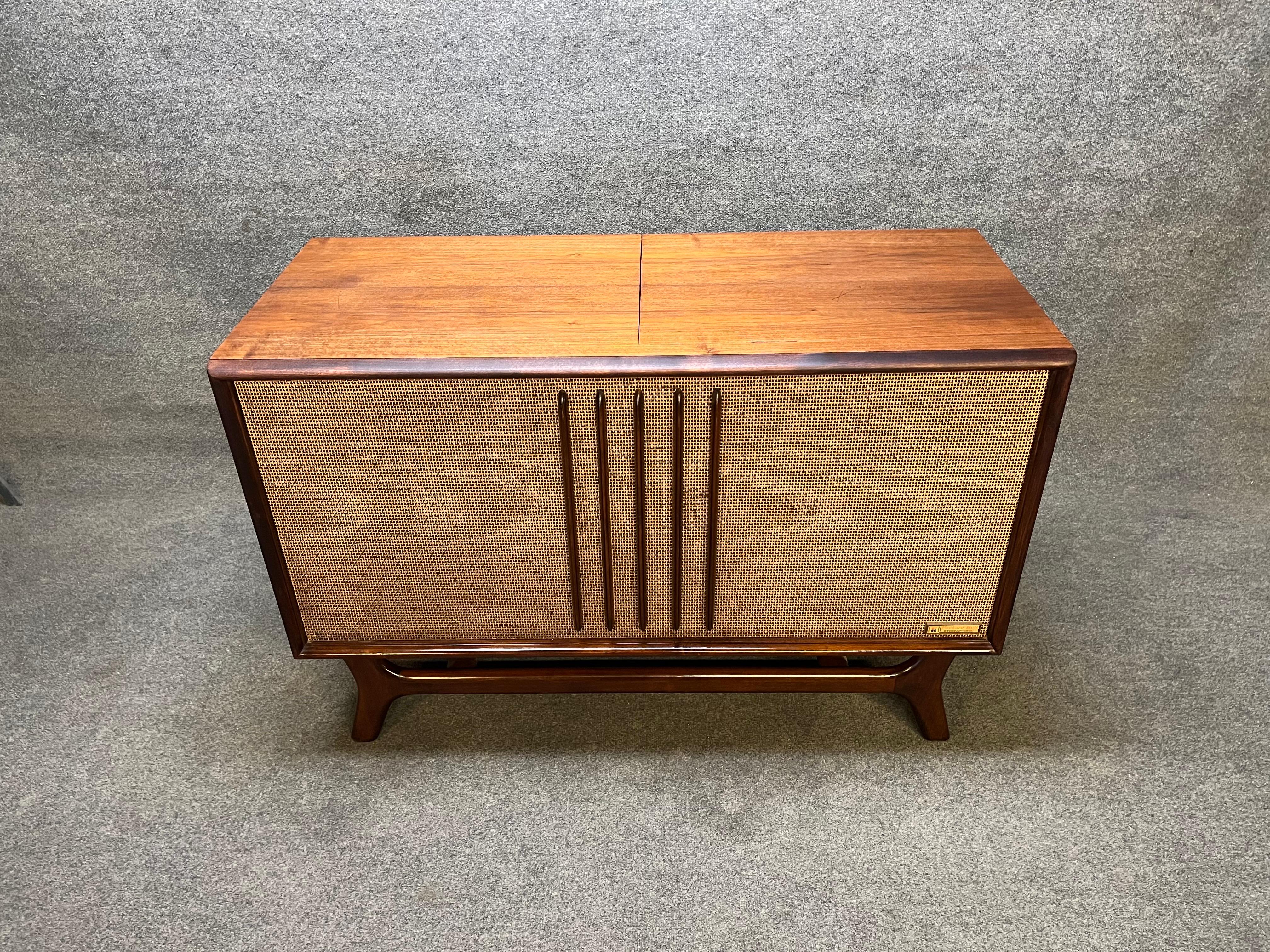 Mid-Century Modern Vintage Mid Century Packard Bell Stereo Console/Record Player Console