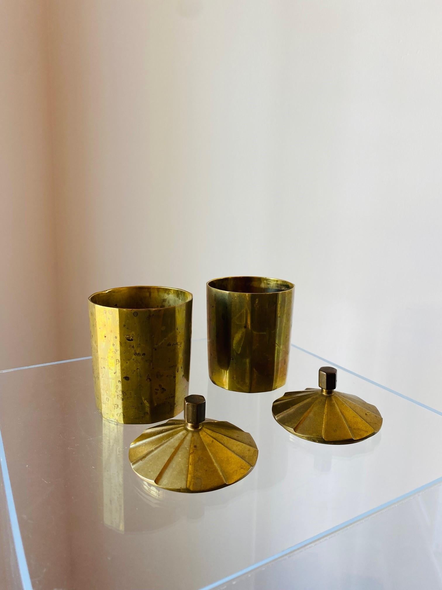 Indian Vintage Mid-Century Pair of Brass Canisters For Sale