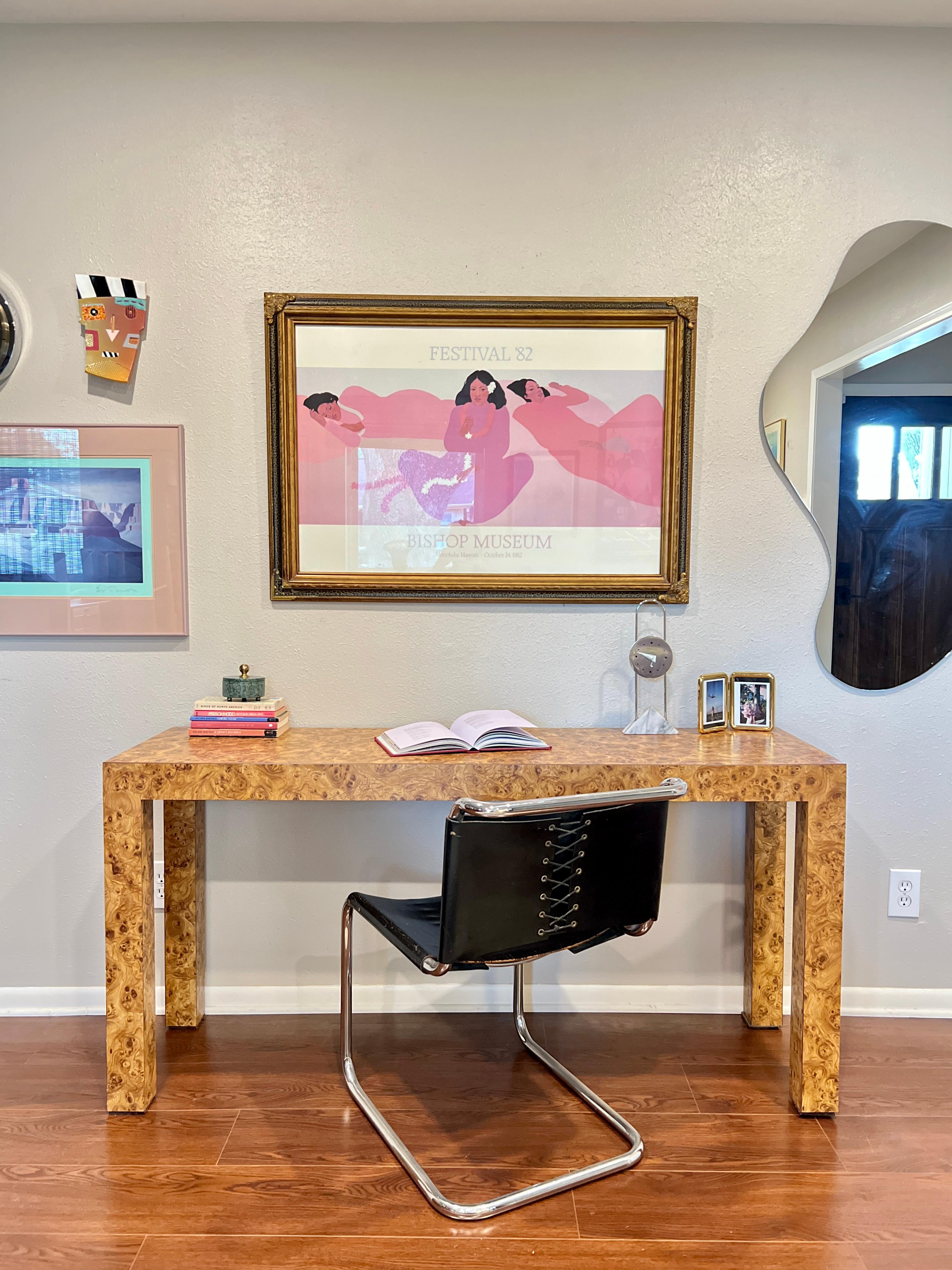 Vintage Mid-Century Parsons Style Burl Laminate Console Sofa Table In Good Condition In Houston, TX