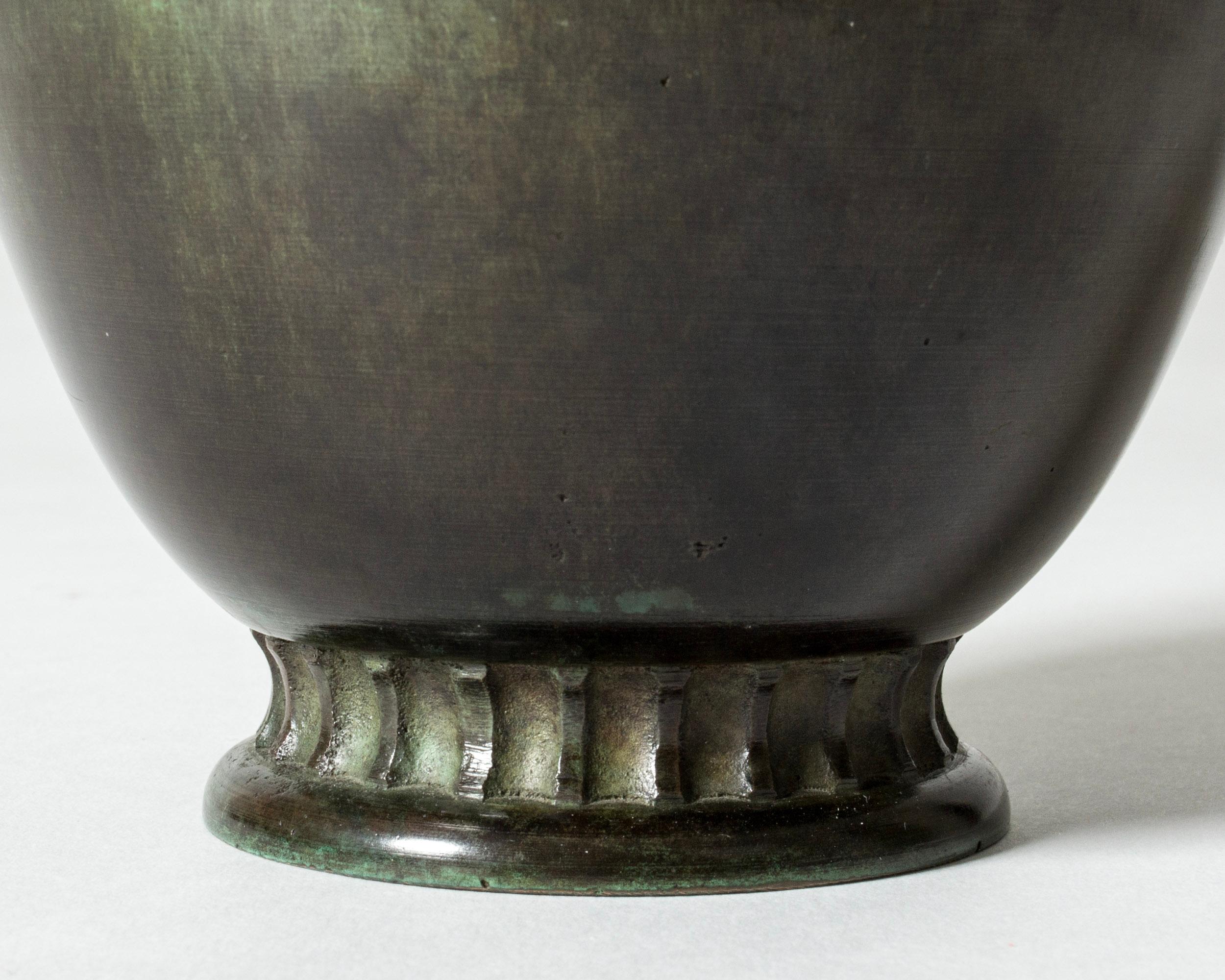 Vase vintage en bronze patiné du milieu du siècle dernier, GAB, Suède, années 1930 Bon état - En vente à Stockholm, SE