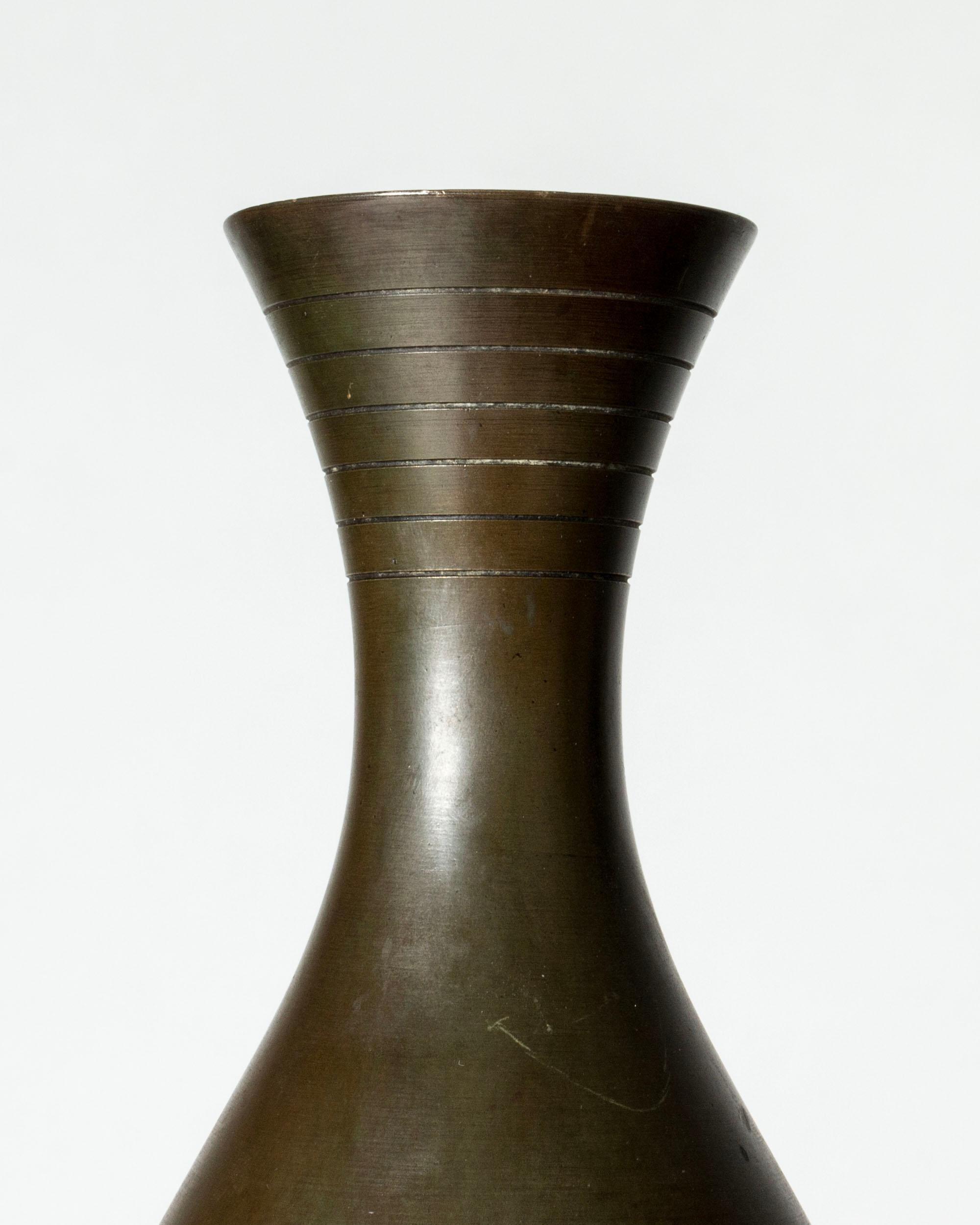 Vaso vintage di metà secolo in bronzo patinato, GAB, Svezia, anni '30 In condizioni buone in vendita a Stockholm, SE