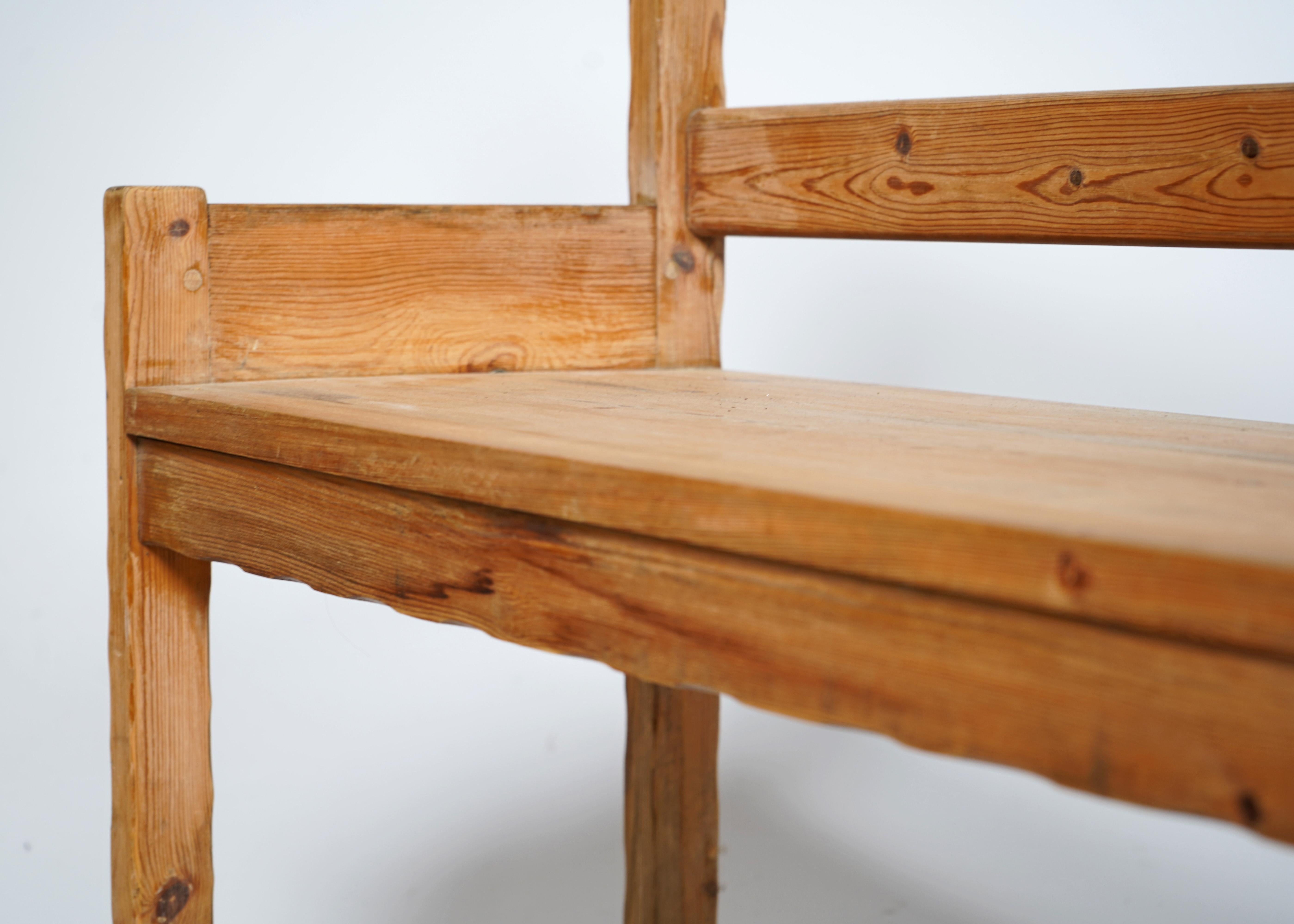 Vintage Mid Century Pine Bench Scandinavian With Scallop Edge  For Sale 5
