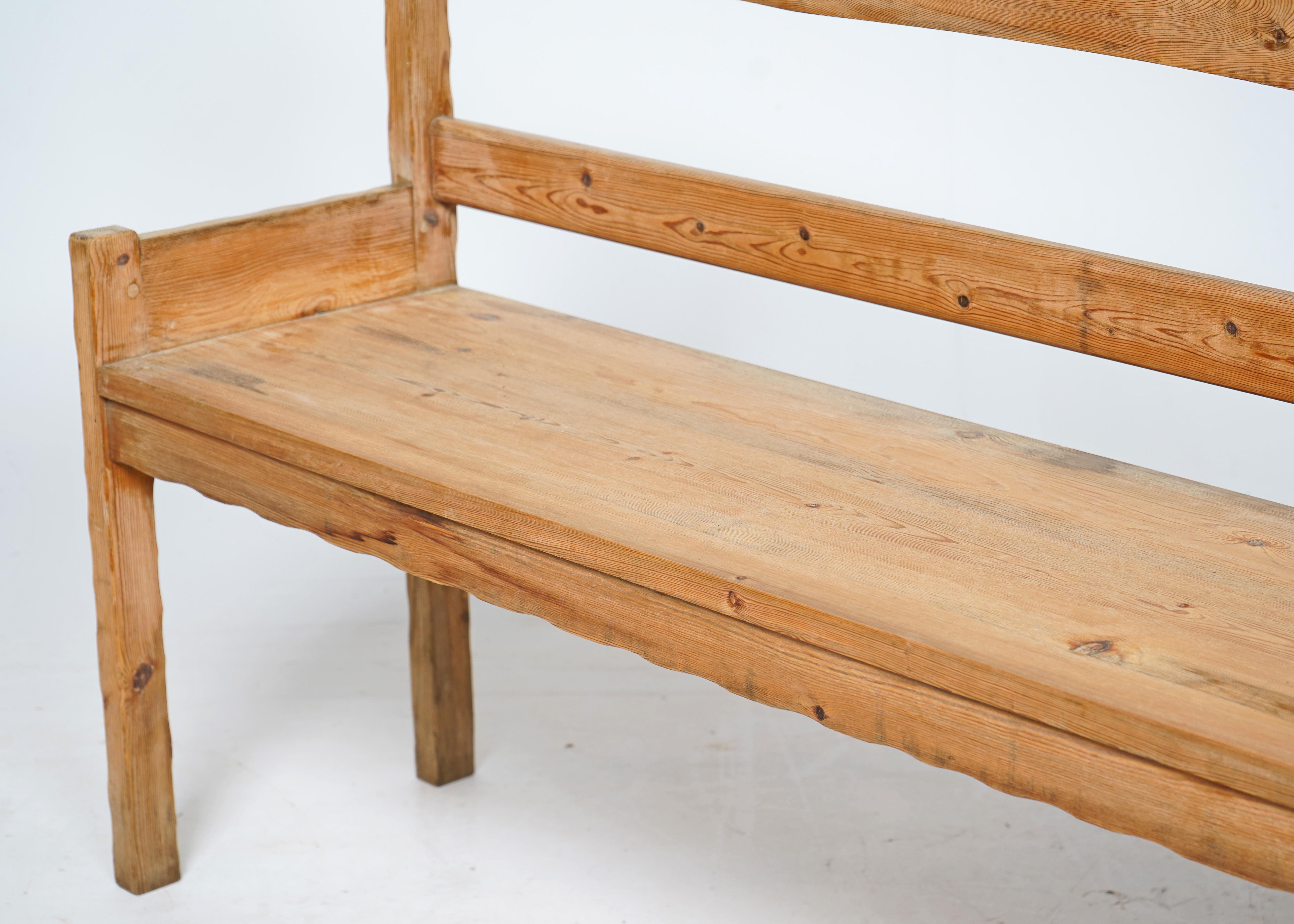Vintage Mid Century Pine Bench Scandinavian With Scallop Edge  For Sale 3