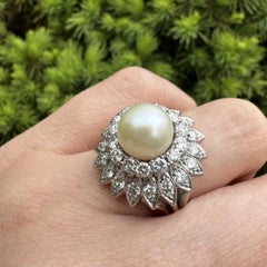 Vintage Mid Century Platinum 9.5mm Pearl 1.25ctw Fiery Diamond Star Burst Ring