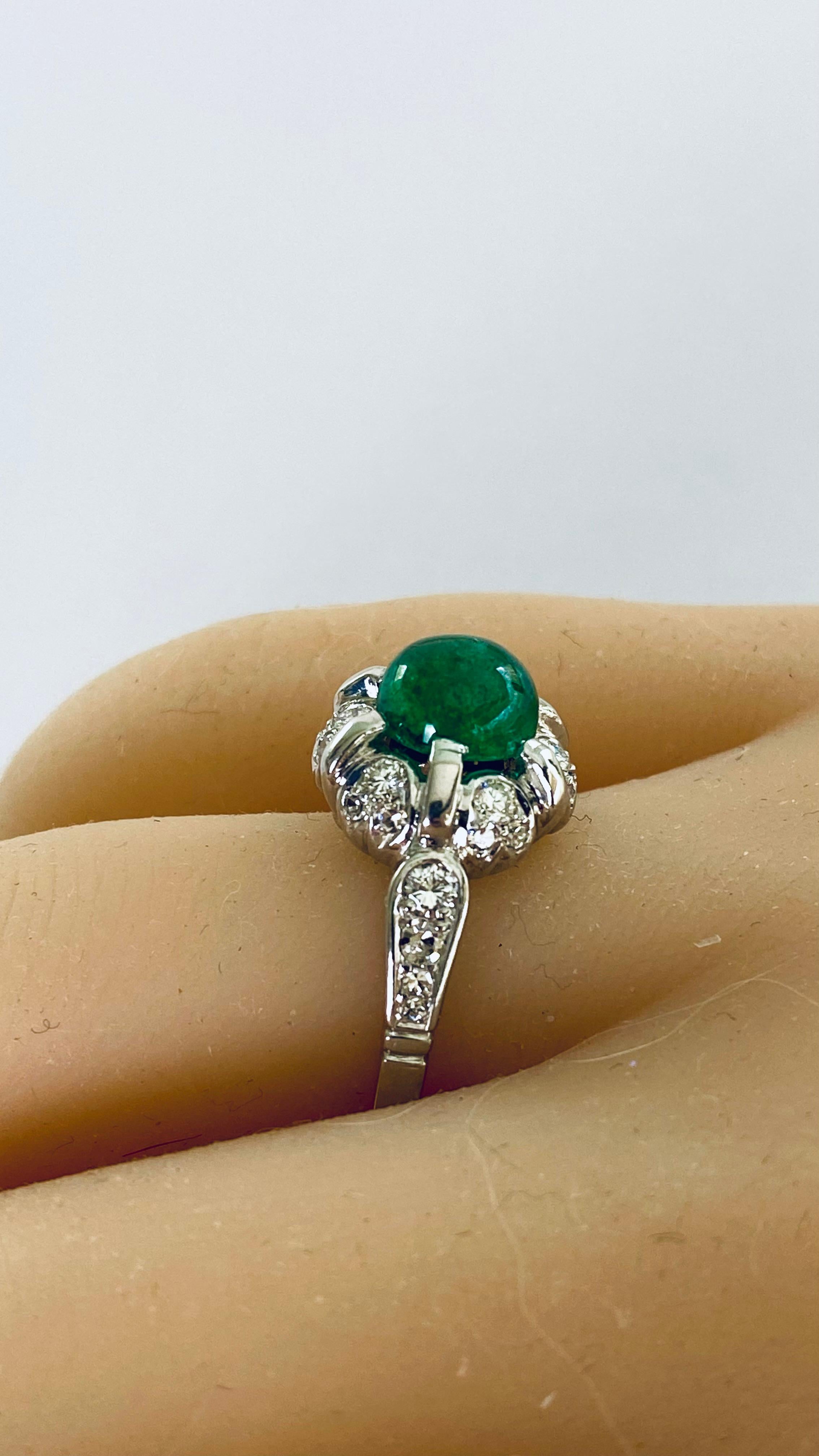 Vintage Mid Century Platinum Cabochon Emerald 1.90 Carat Diamond 0.40 Ring  For Sale 3
