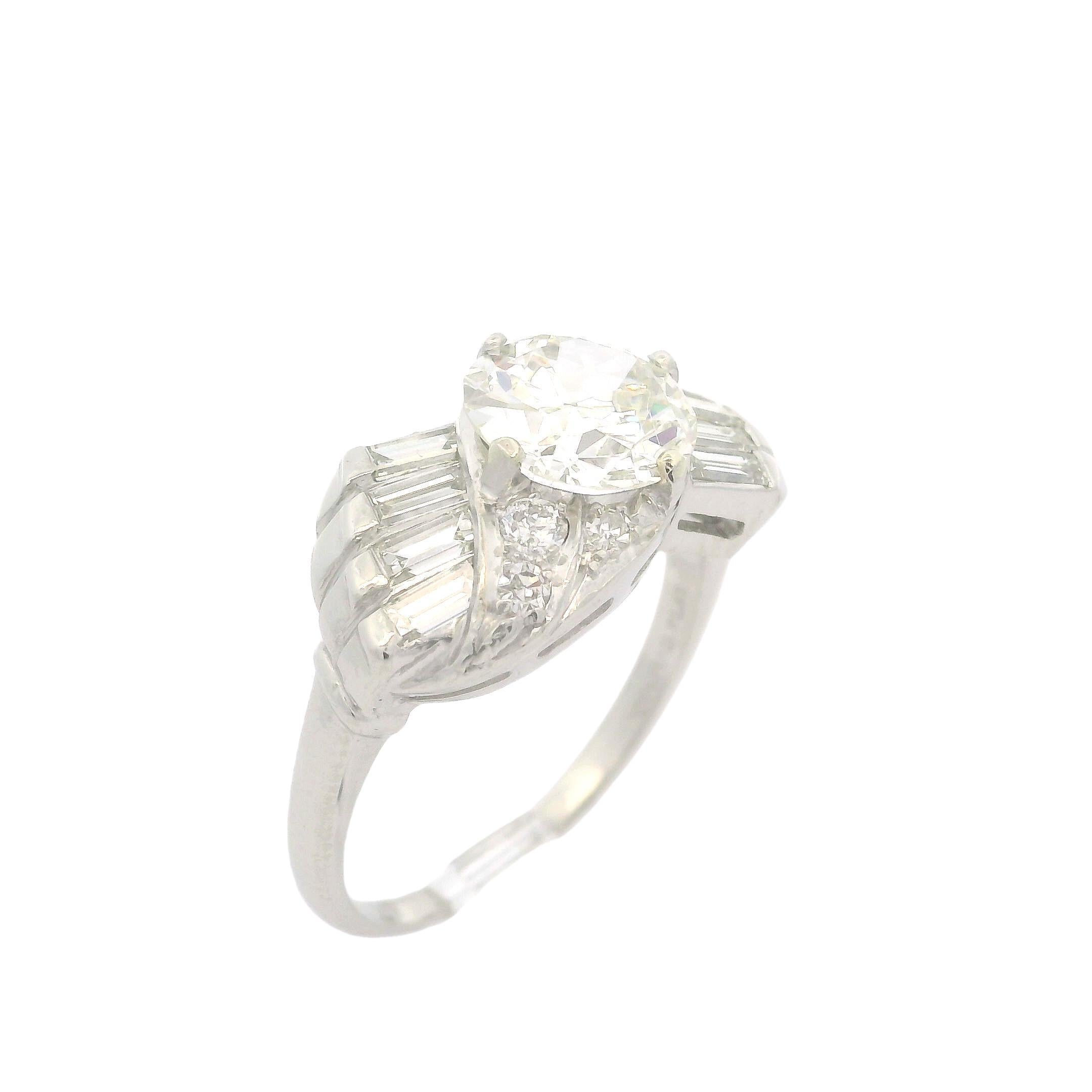 Vintage Mid Century Platin GIA 2,6ctw Fiery Old Cut und Baguette Diamantring, Vintage im Zustand „Hervorragend“ in Montclair, NJ