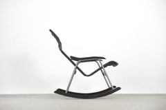 Fauteuil à bascule vintage en cuir postmoderne minimaliste du milieu du siècle dernier de Takeshi Nii