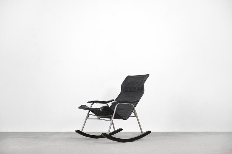 Vintage Mid-Century Postmodern Minimalist Leather Rocking Chair by Takeshi Nii In Good Condition For Sale In Warszawa, Mazowieckie