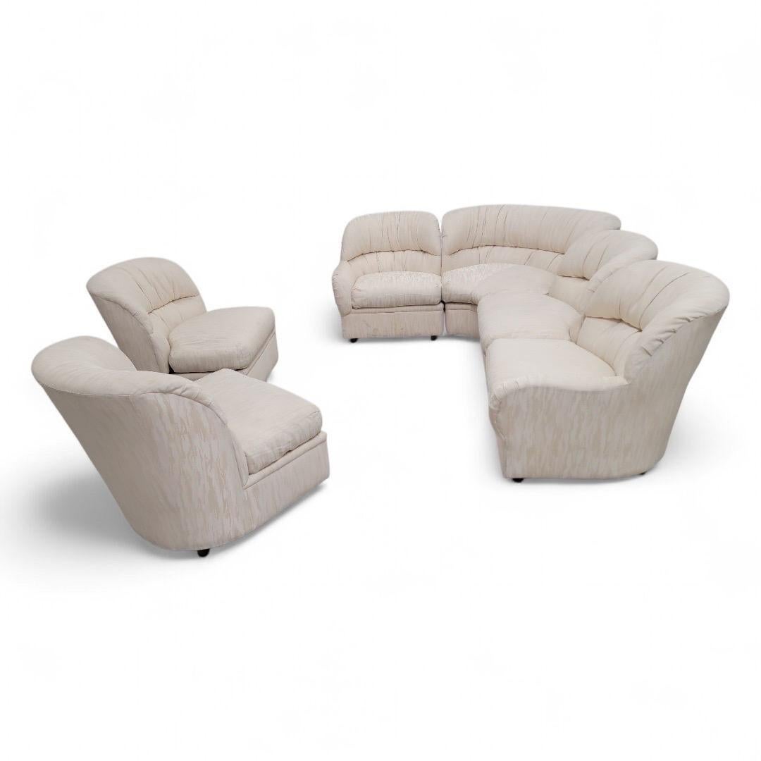 Sofá de 6 piezas de sección modular postmoderno vintage by Drexel

Sofá seccional modular Vintage MCM Postmodern de 6 piezas Fabricado por Drexel. Viene con dos sillones de extremo festoneado, 3 sillones deslizantes de respaldo curvado sin brazos y