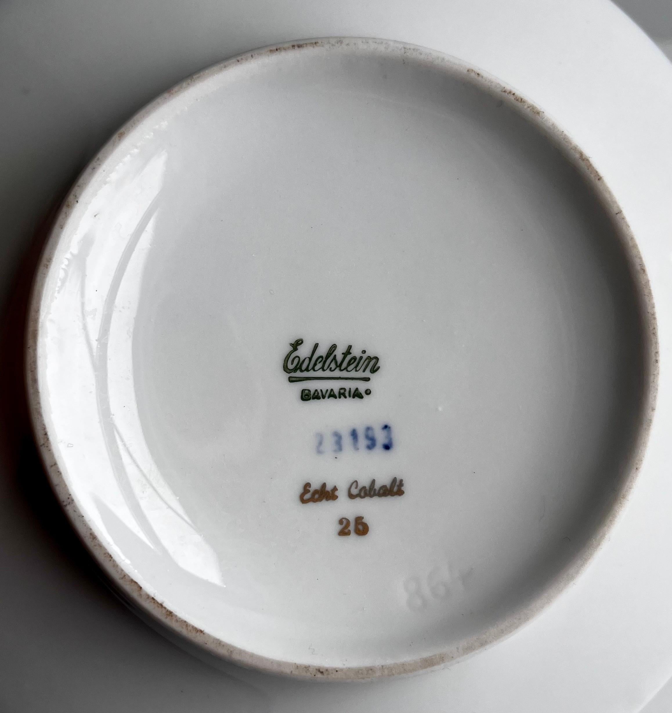 Plato vintage de mediados de siglo en cobalto real con tapa de Edelstein Baviera, Alemania en venta 1