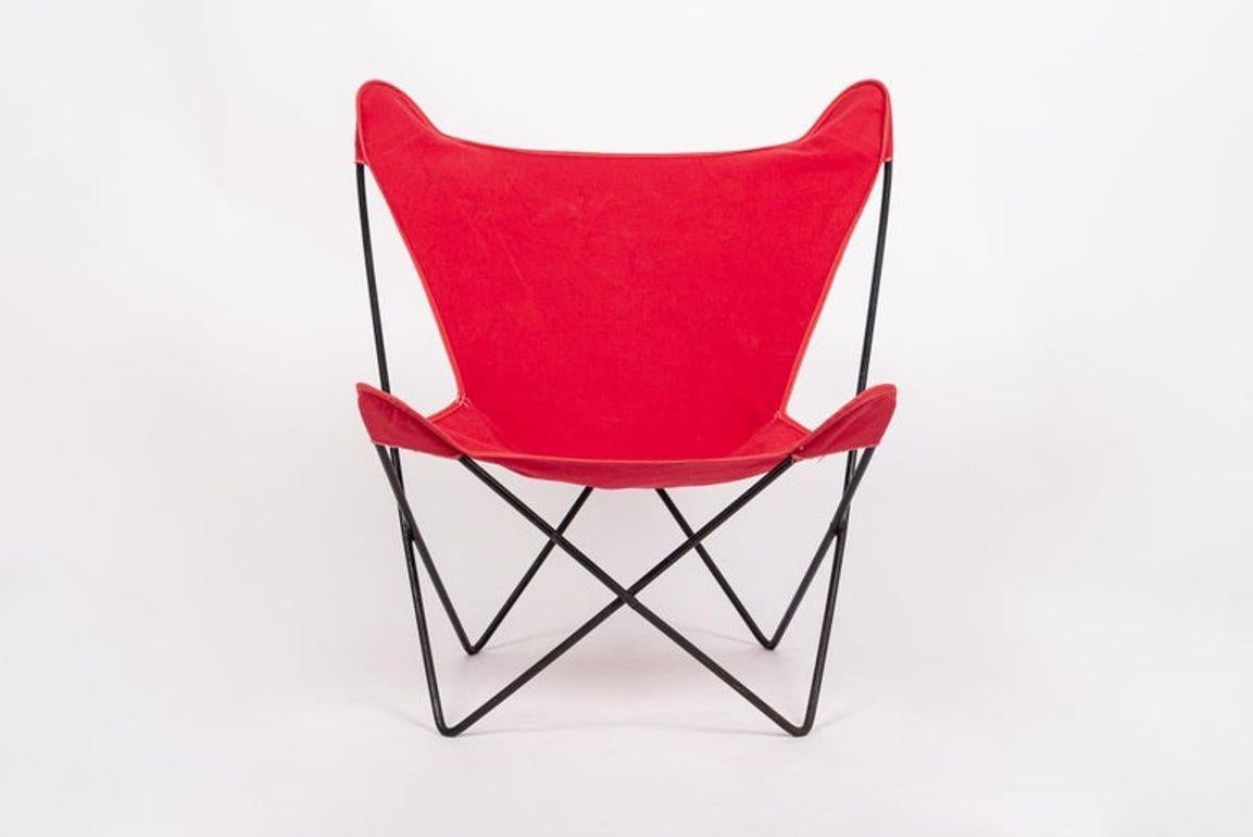 Mid-Century Modern Chaise en métal et toile papillon rouge vintage du milieu du siècle par Knoll, 1970 en vente