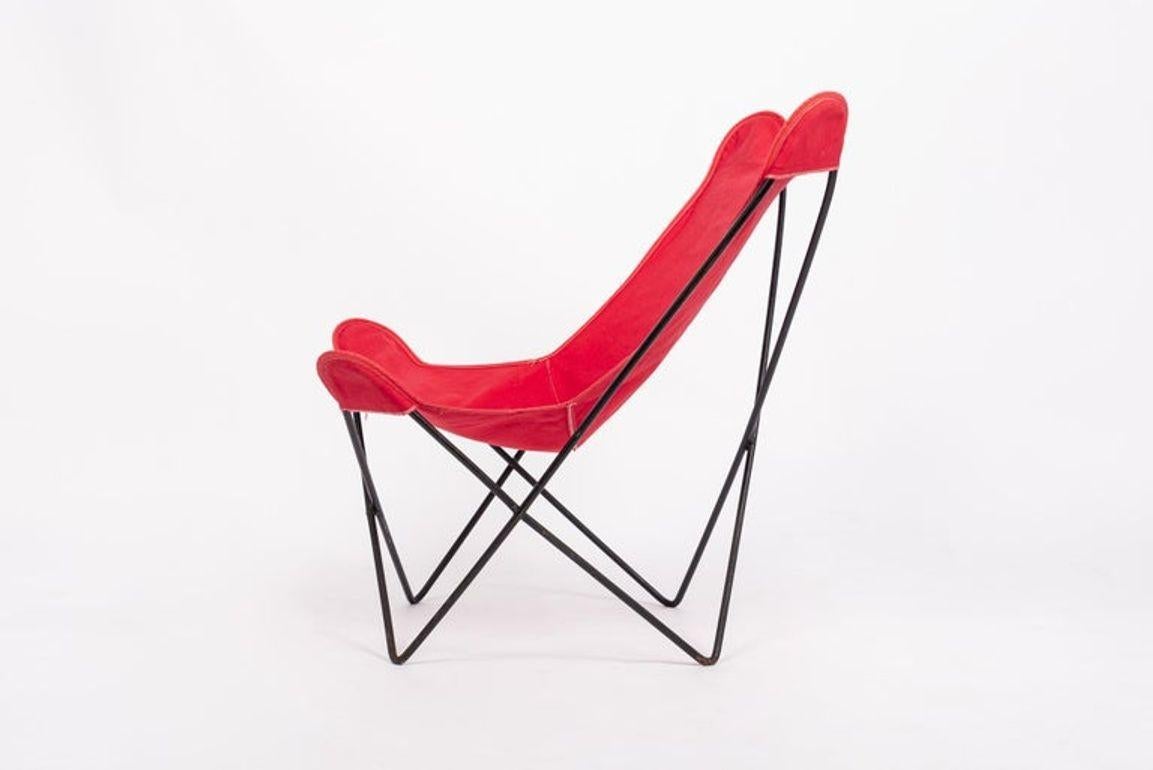Inconnu Chaise en métal et toile papillon rouge vintage du milieu du siècle par Knoll, 1970 en vente