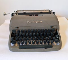 Vintage Mid Century Remington Typewriter
