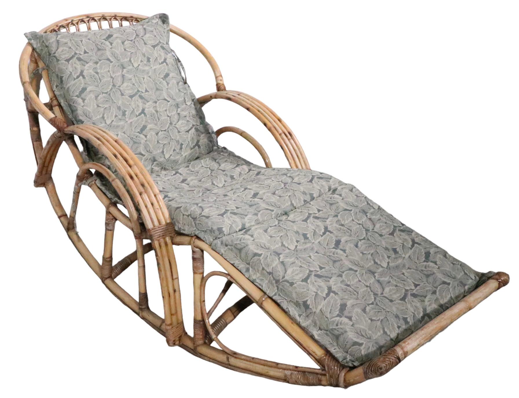 Vintage Mid Century  Rocking Bamboo Chaise Lounge c 1950/1960's In Good Condition For Sale In New York, NY