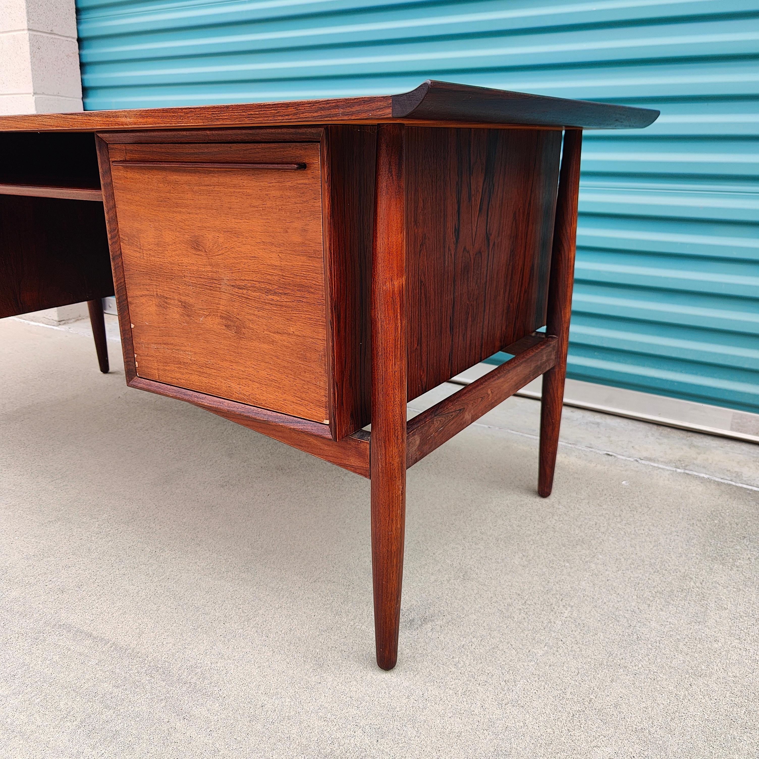 Mid-20th Century Vintage Midcentury Rosewood Desk by Arne Vodder for H.P. Hansen