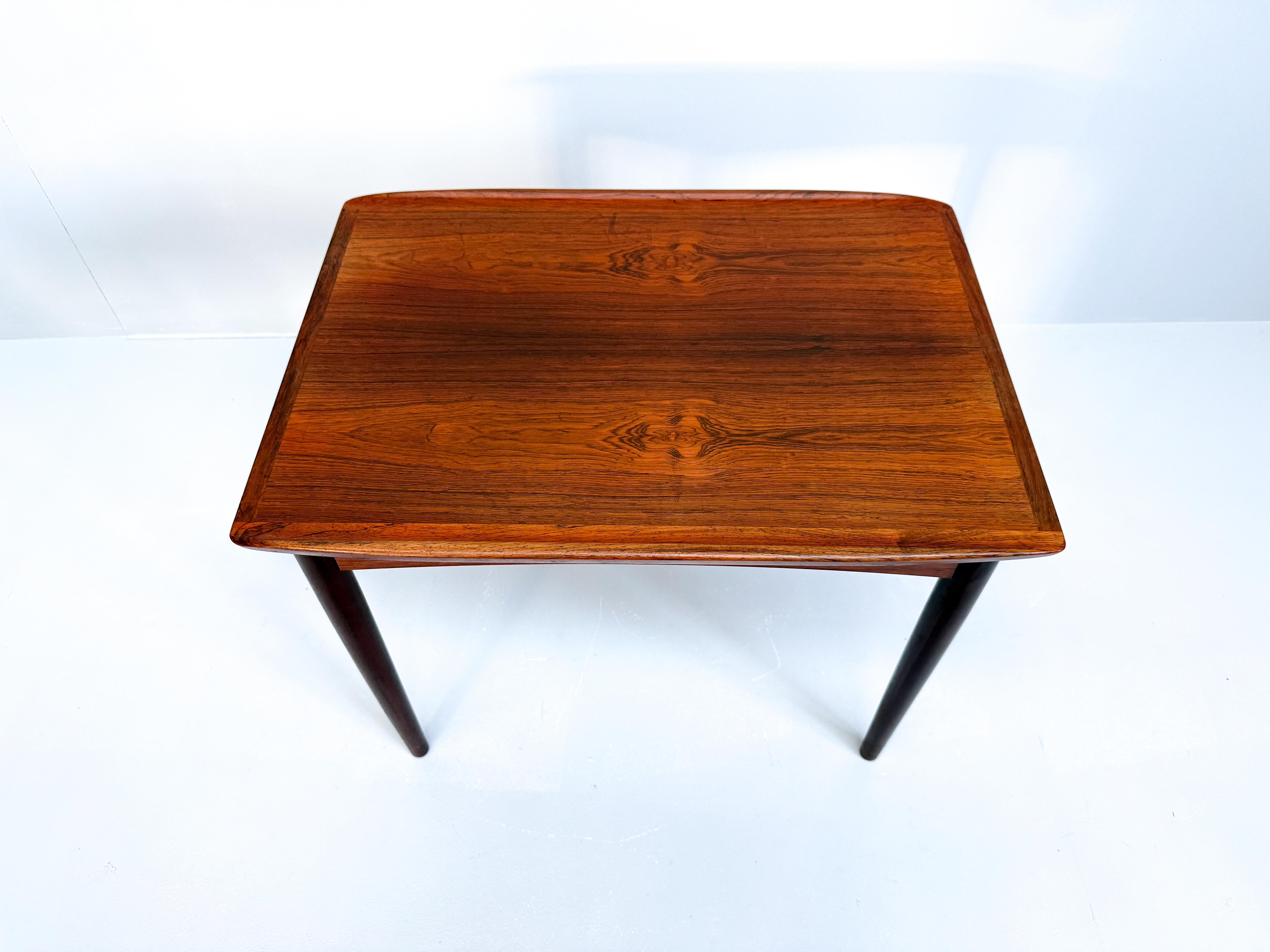 Mesa auxiliar vintage de palisandro de mediados de siglo en Bueno estado para la venta en BERKEL EN RODENRIJS, NL