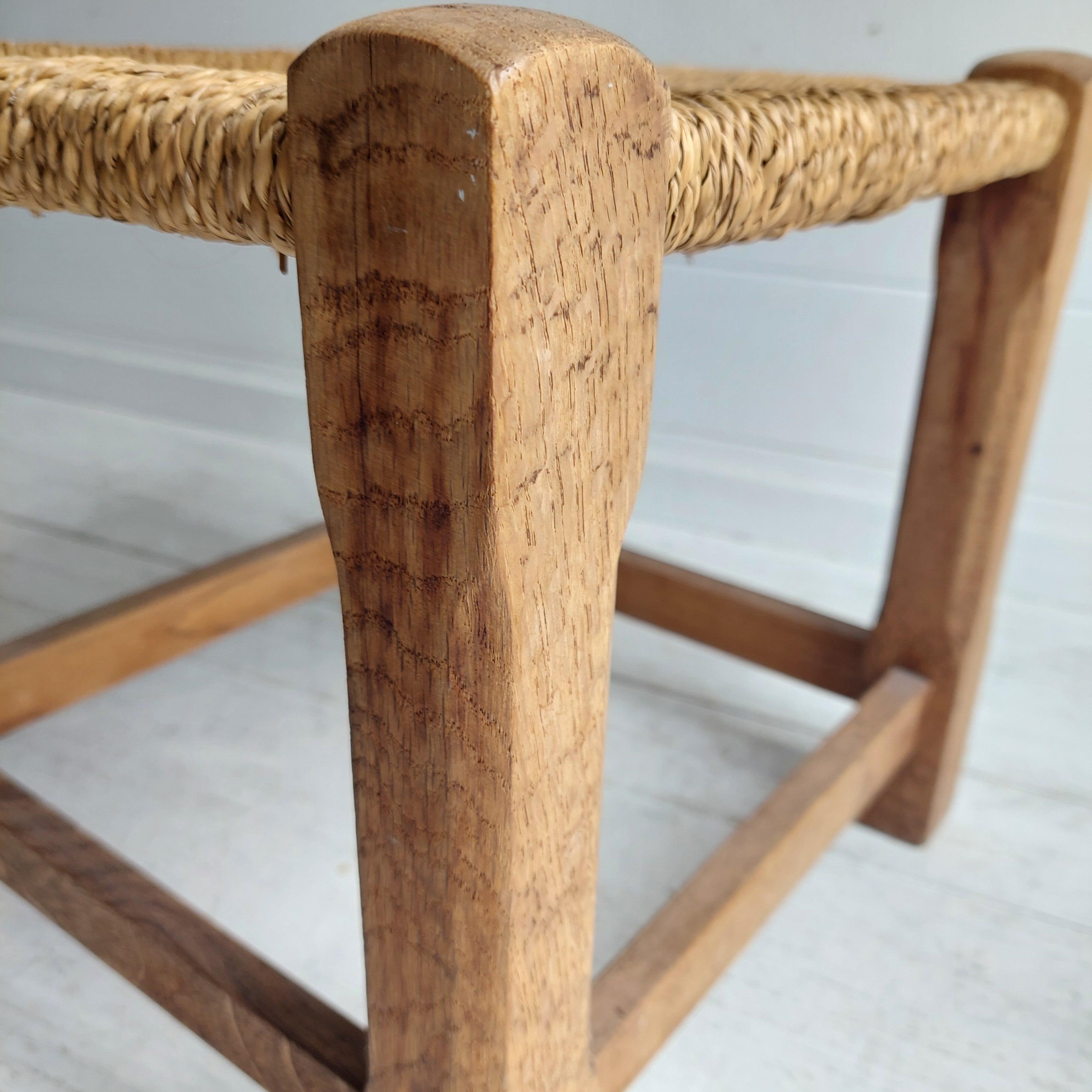 Vintage Mid century rustic low woven stool seagrass footrest, 50s For Sale 3