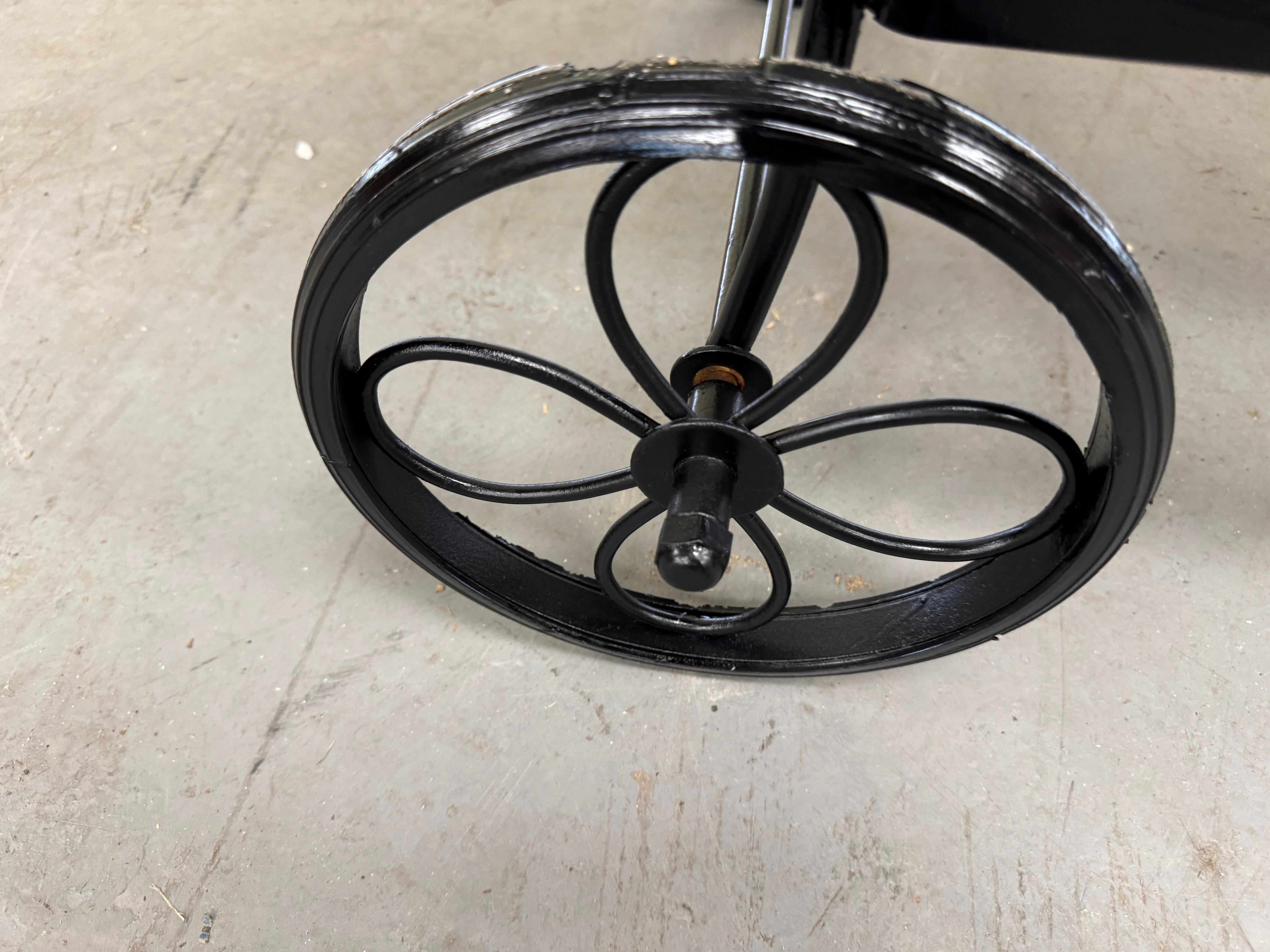 Fin du 20e siècle Vintage  Chariot de bar en fer d'extérieur Salterin du milieu du siècle en vente