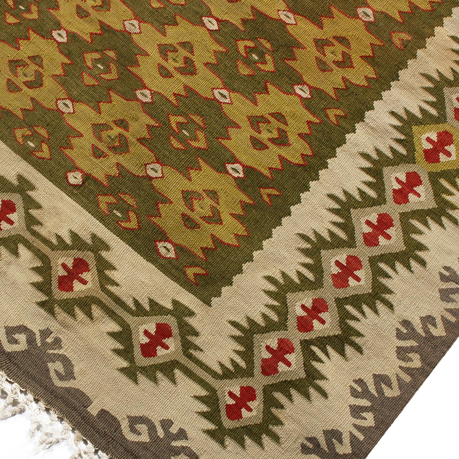 Tissé à la main Tapis Kilim vintage en laine beige-marron Sarkoy géométrique du milieu du siècle dernier par Rug & Kilim en vente
