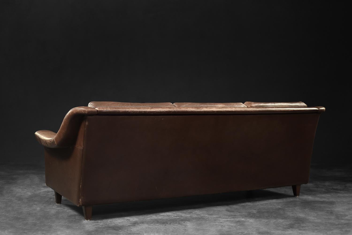Vintage Mid-Century Scandinavian Danish Modern Brown Leather 3-Seater Sofa, 1970 For Sale 7