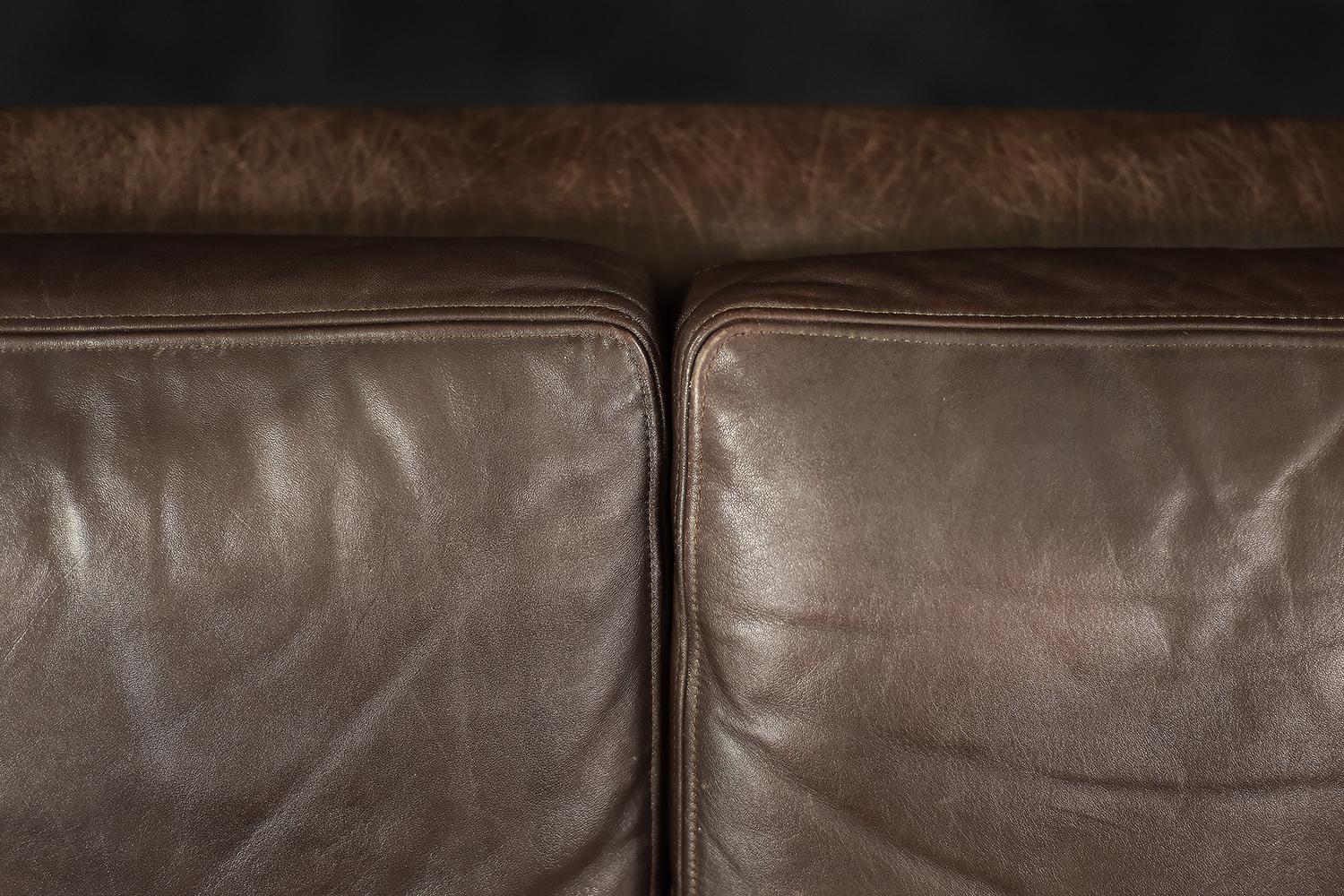 Vintage Mid-Century Scandinavian Danish Modern Brown Leather 3-Seater Sofa, 1970 (Skandinavische Moderne) im Angebot