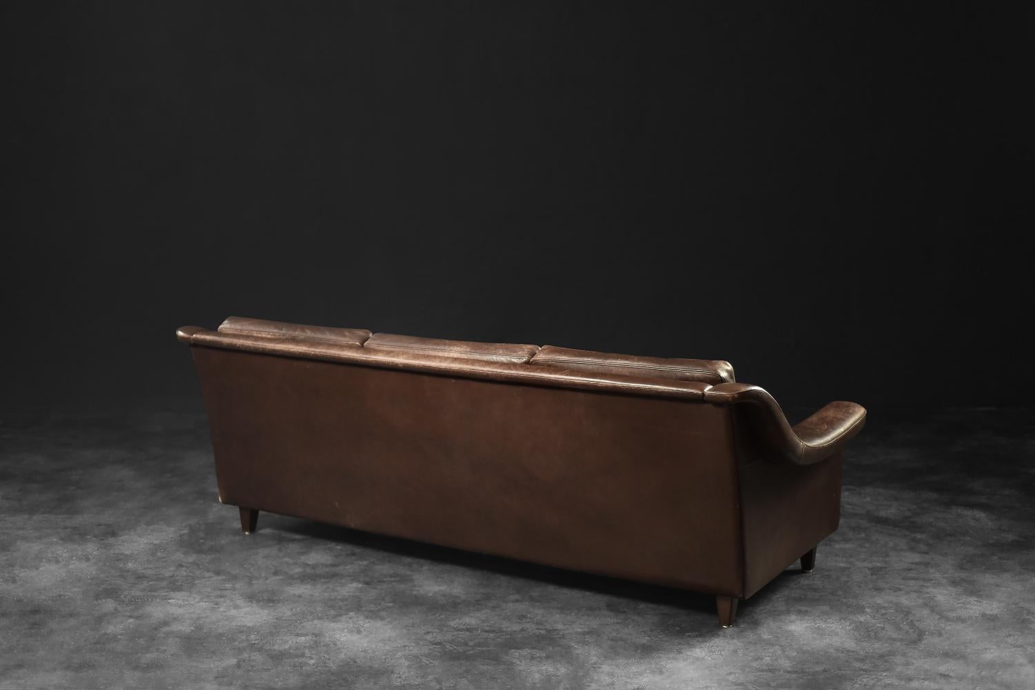 Vintage Mid-Century Scandinavian Danish Modern Brown Leather 3-Seater Sofa, 1970 For Sale 4