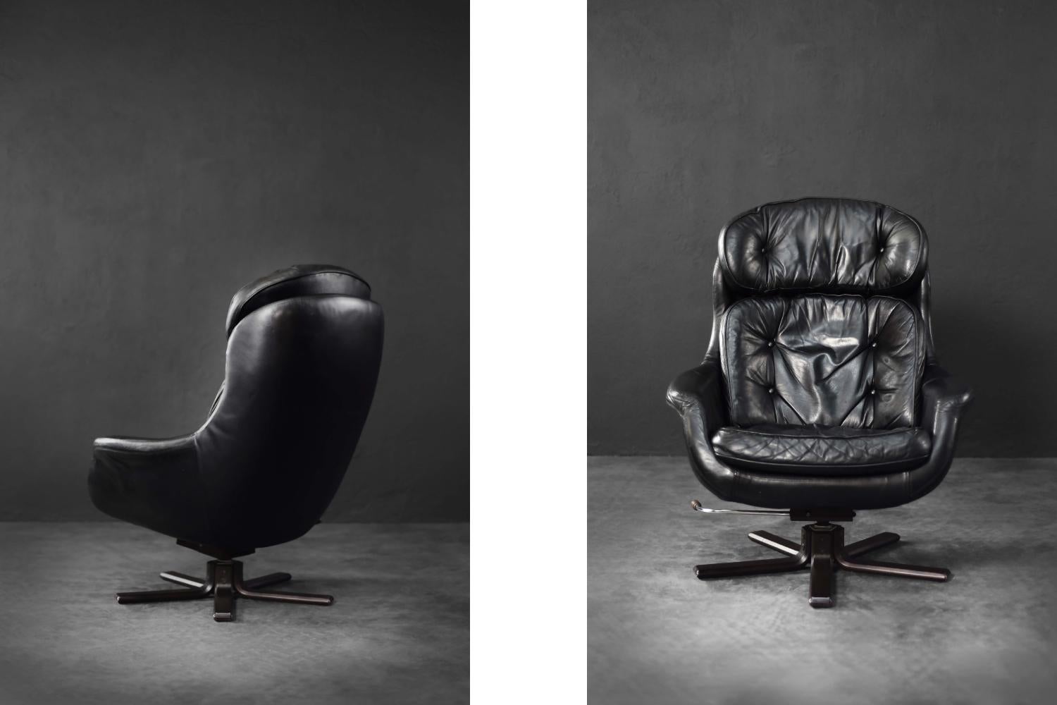 Mid-Century Modern Vintage Mid-Century Scandinavian Modern Lounge Swivel Chair en cuir noir, 1970 en vente