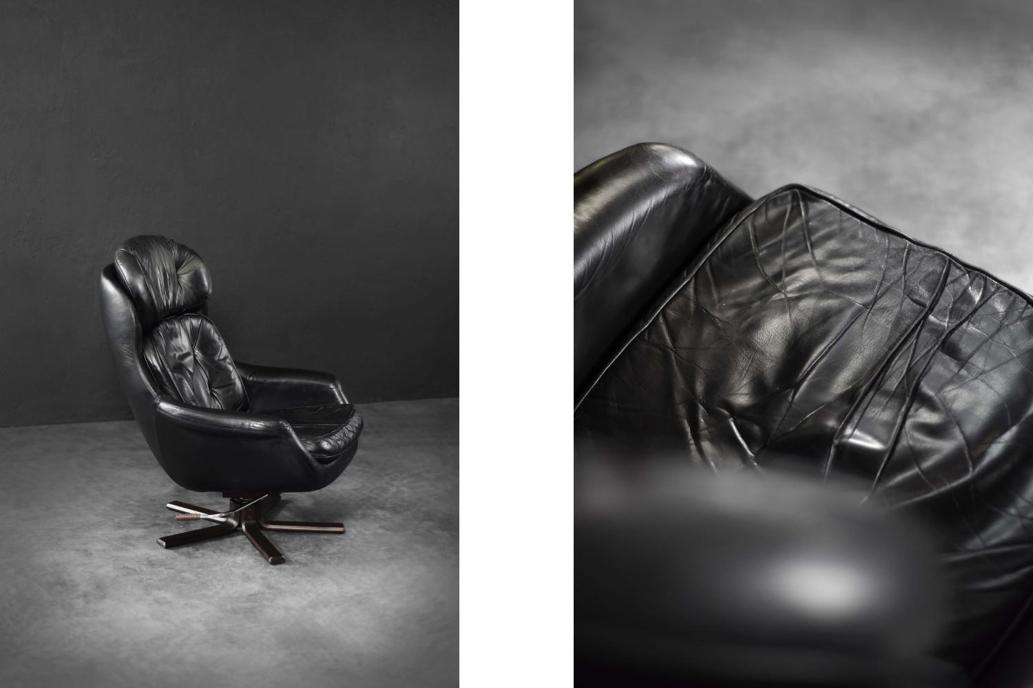 Scandinave Vintage Mid-Century Scandinavian Modern Lounge Swivel Chair en cuir noir, 1970 en vente