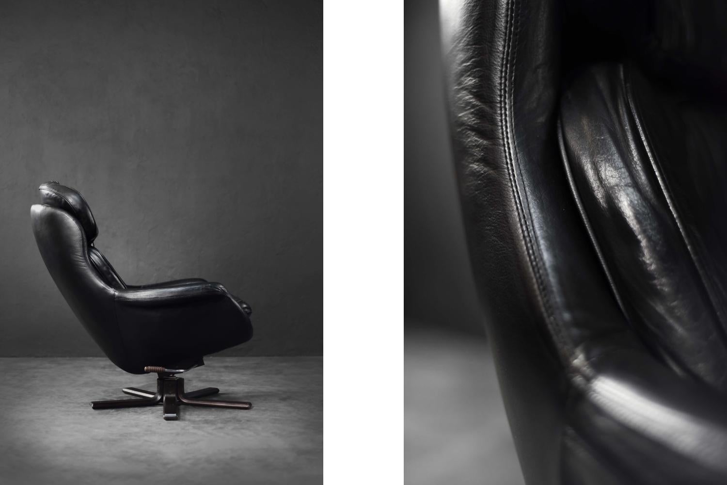Vintage Mid-Century Scandinavian Modern Lounge Swivel Chair en cuir noir, 1970 en vente 2
