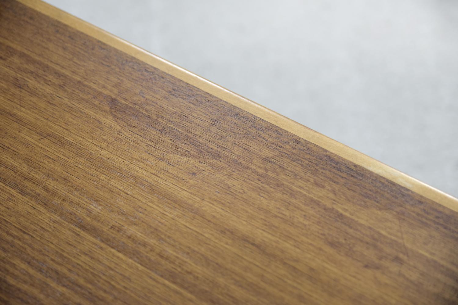 Skandinavischer Vintage-Couchtisch aus niedrigem Teakholz, Mid-Century Modern, 1960er Jahre im Angebot 1