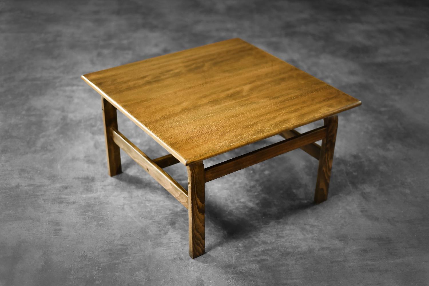 Vintage Mid-Century Scandinavian Modern Oak Couchtisch von Karl-Erik Ekselius im Zustand „Hervorragend“ im Angebot in Warszawa, Mazowieckie