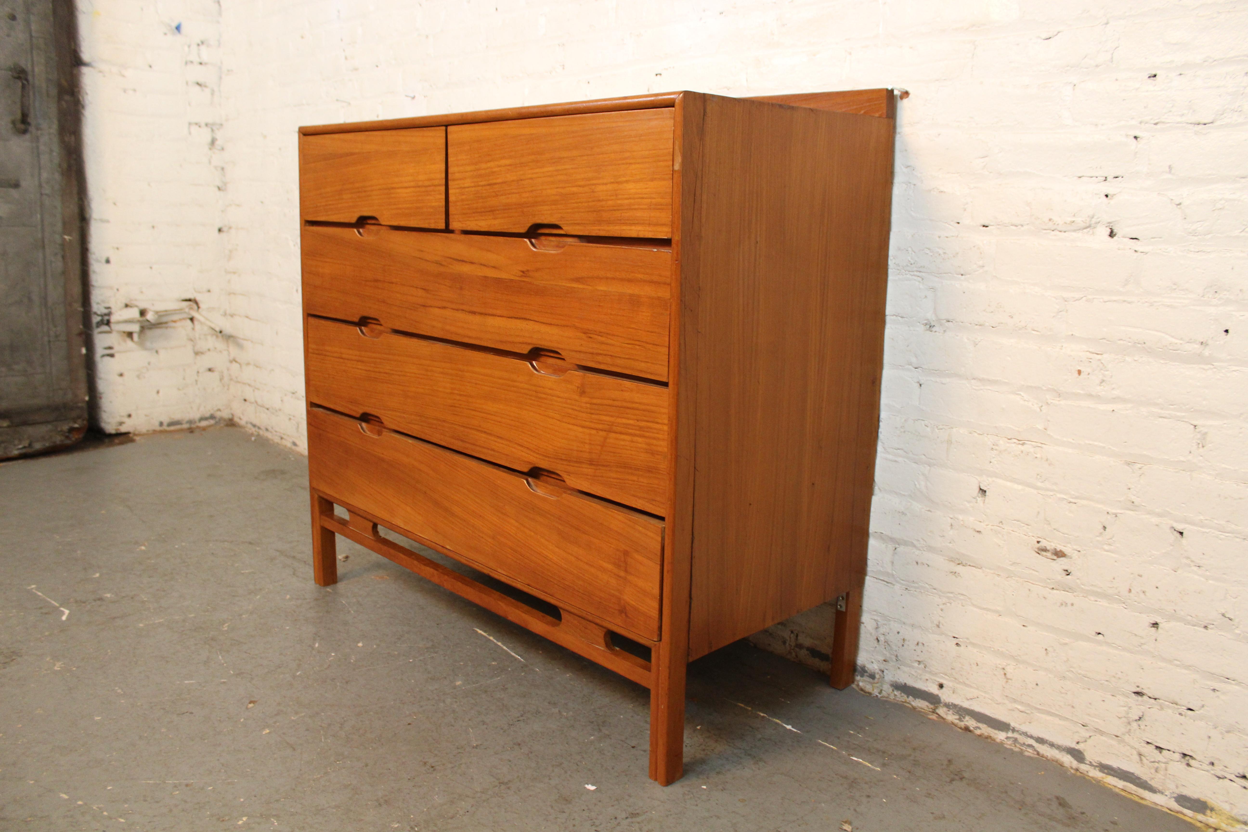 Vintage Mid-Century Scandinavian Modern Teak Dresser  8