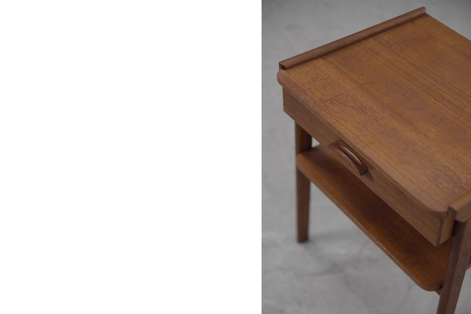Vintage-Nachttisch aus Teakholz, skandinavisch-moderner Mid-Century-Stil, 1950er Jahre im Angebot 2