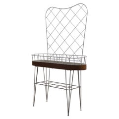 Support à fleurs vintage en bois et métal blanc de style scandinave moderne du milieu du siècle dernier, années 1950