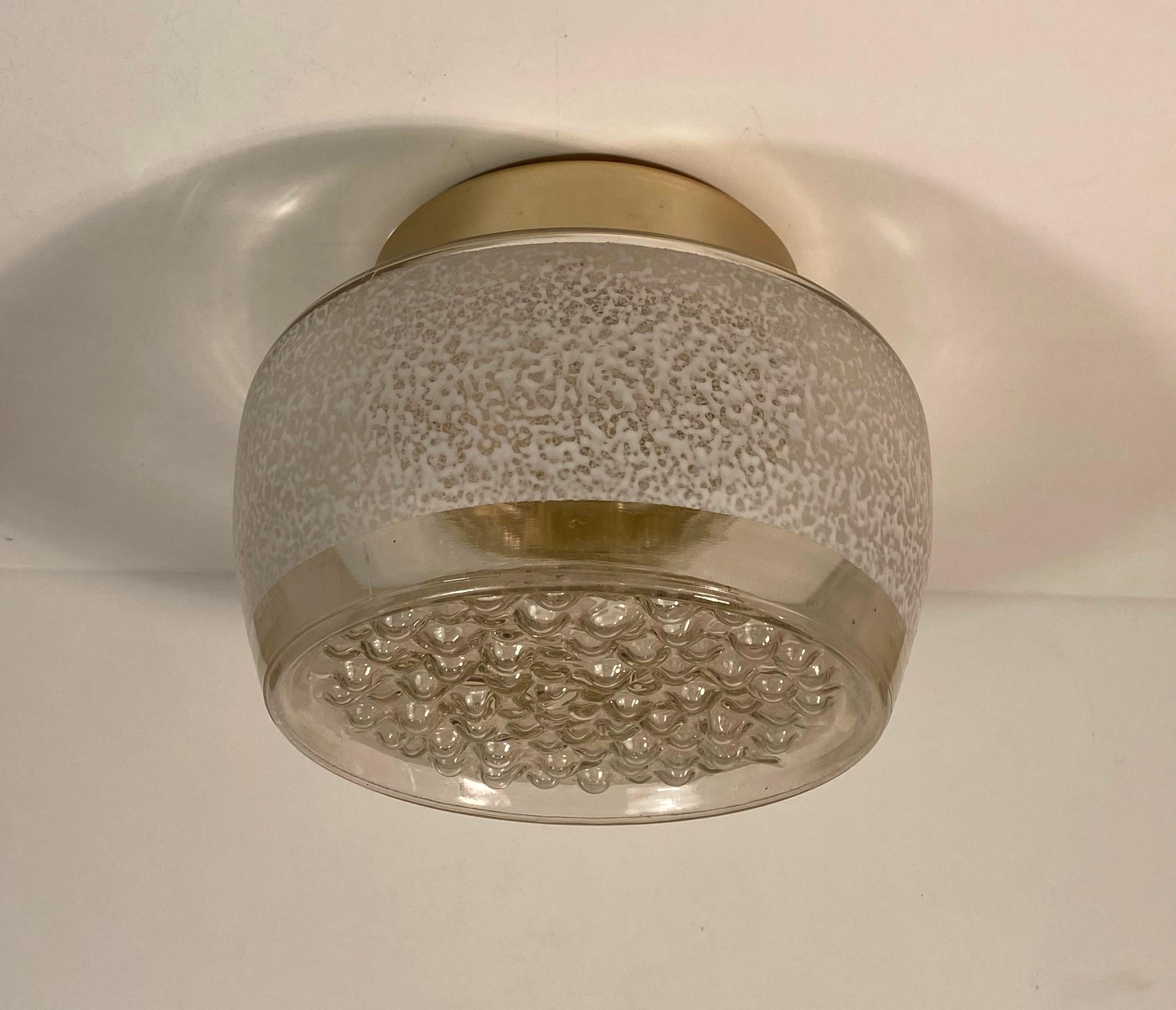 Aplique o empotrable vintage de mediados de siglo de VEB Görlitz, Alemania Oriental 1970. Presionado en venta