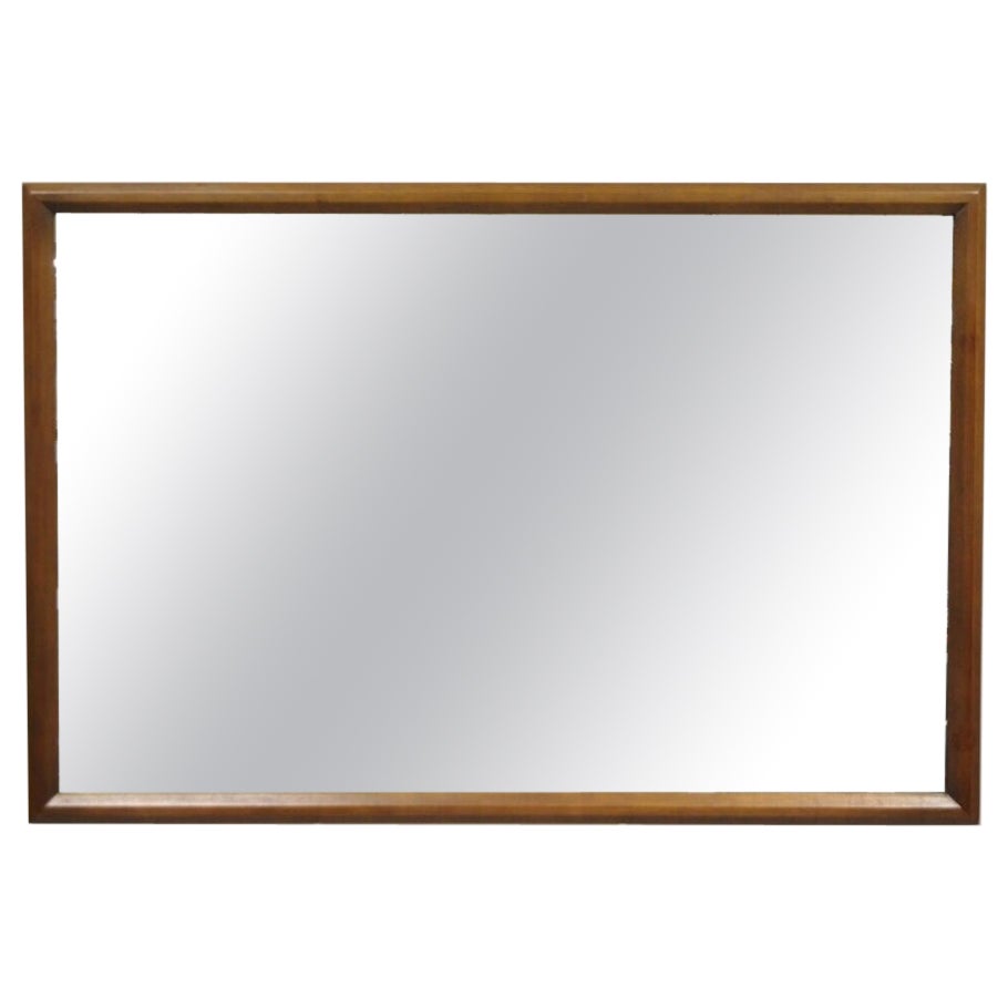 Specchio da parete grande rettangolare in legno di noce scolpito della metà del secolo scorso