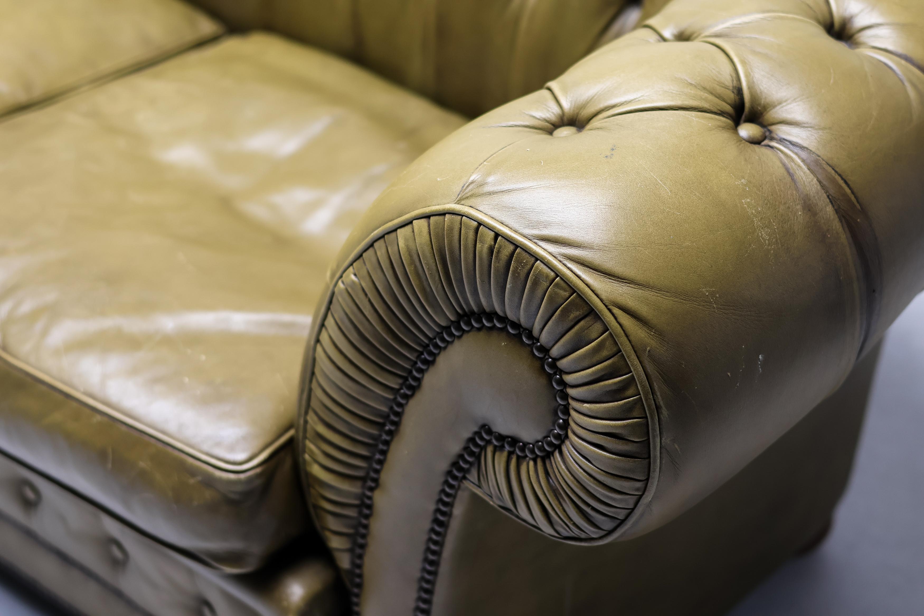 Vintage Mid Century Seafoam Green Leather Chesterfield Sofa For Sale 4