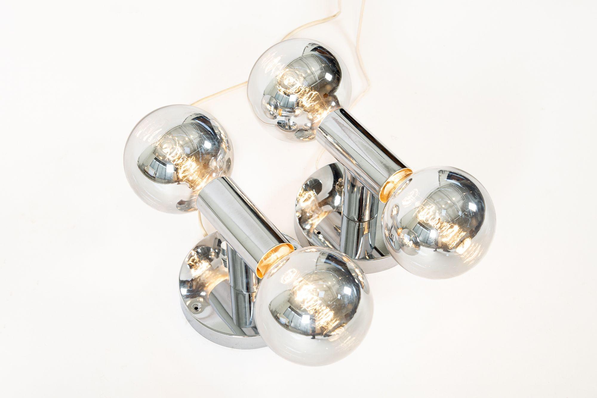 Vintage Mid Century Silver Chrome Wall Sconce Lights by Sonneman In Good Condition For Sale In Detroit, MI