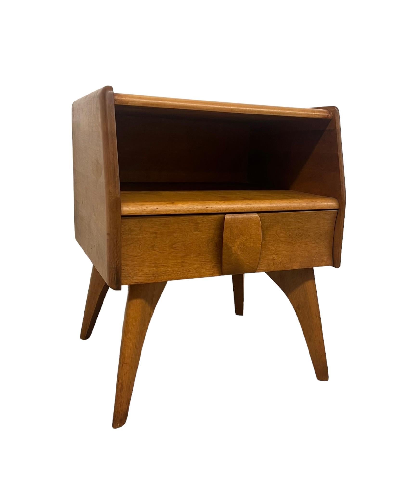 Vintage Mid Century Tisch aus massivem Ahornholz von Heywood Wakefield (Moderne der Mitte des Jahrhunderts) im Angebot