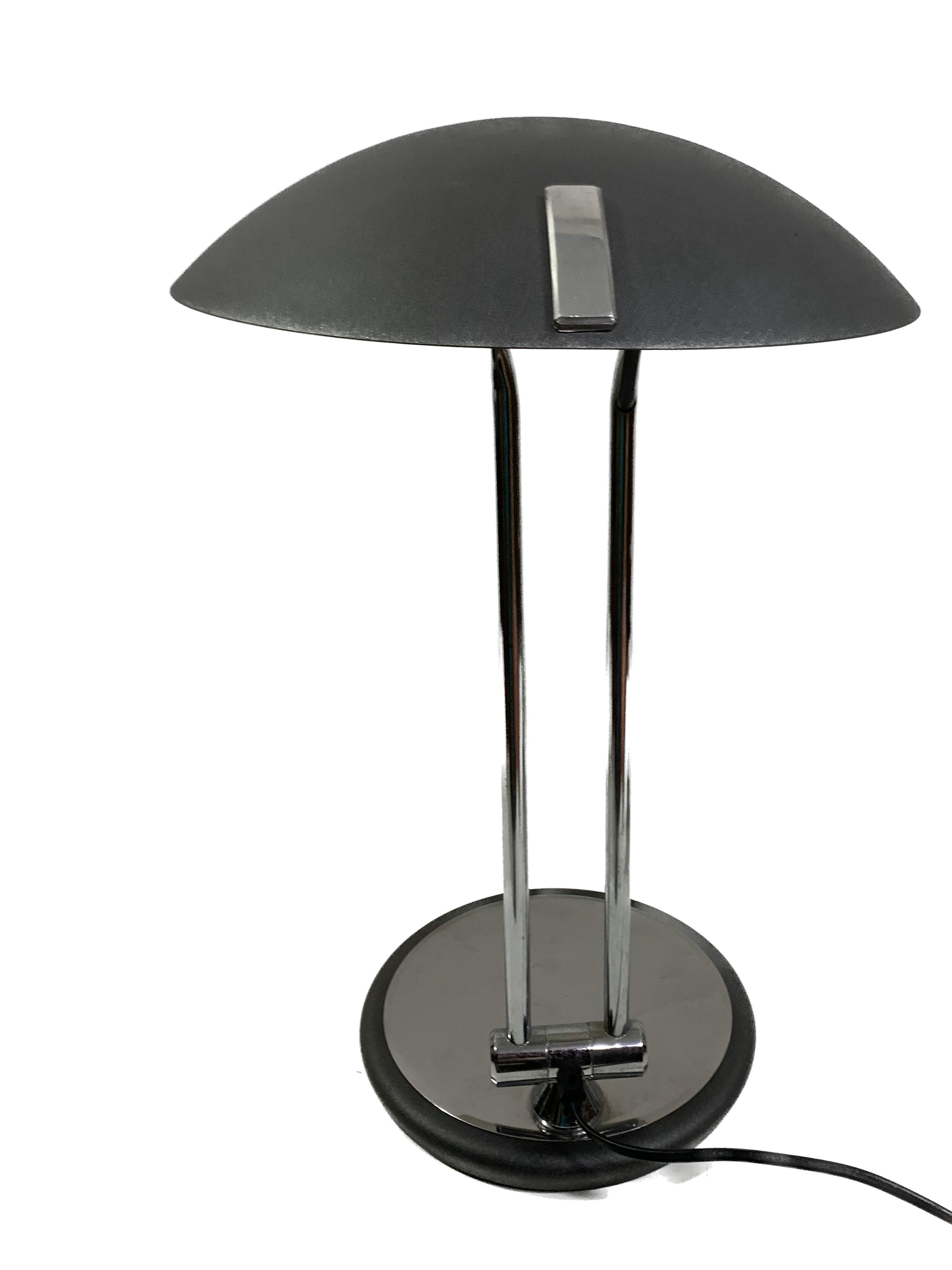 Lampe de bureau Soucoupe vintage du milieu du siècle dernier par Aluminor en vente 11