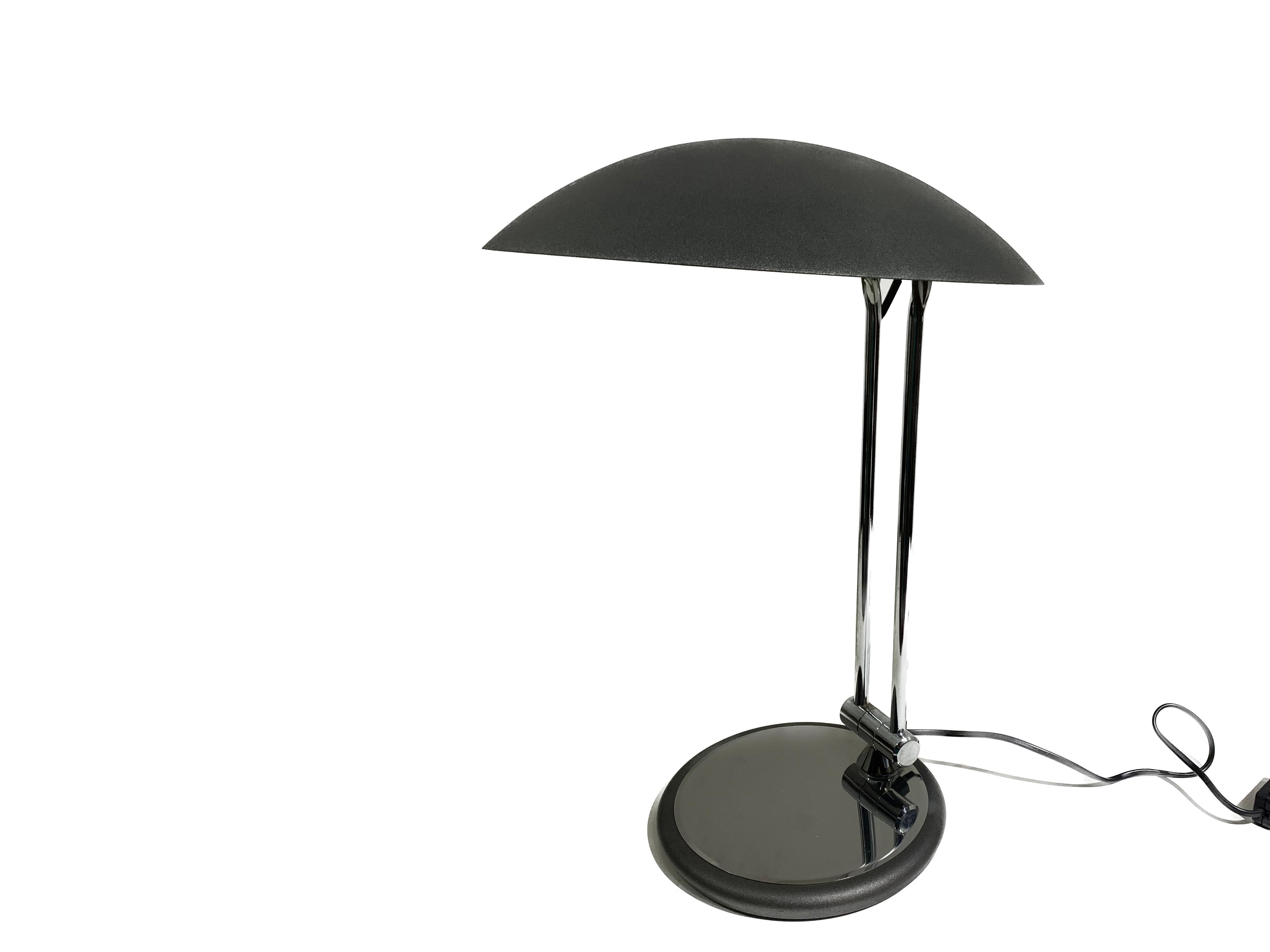 Vintage mid-century Soucoupe Table Lamp by Aluminor In Good Condition For Sale In Beirut, LB