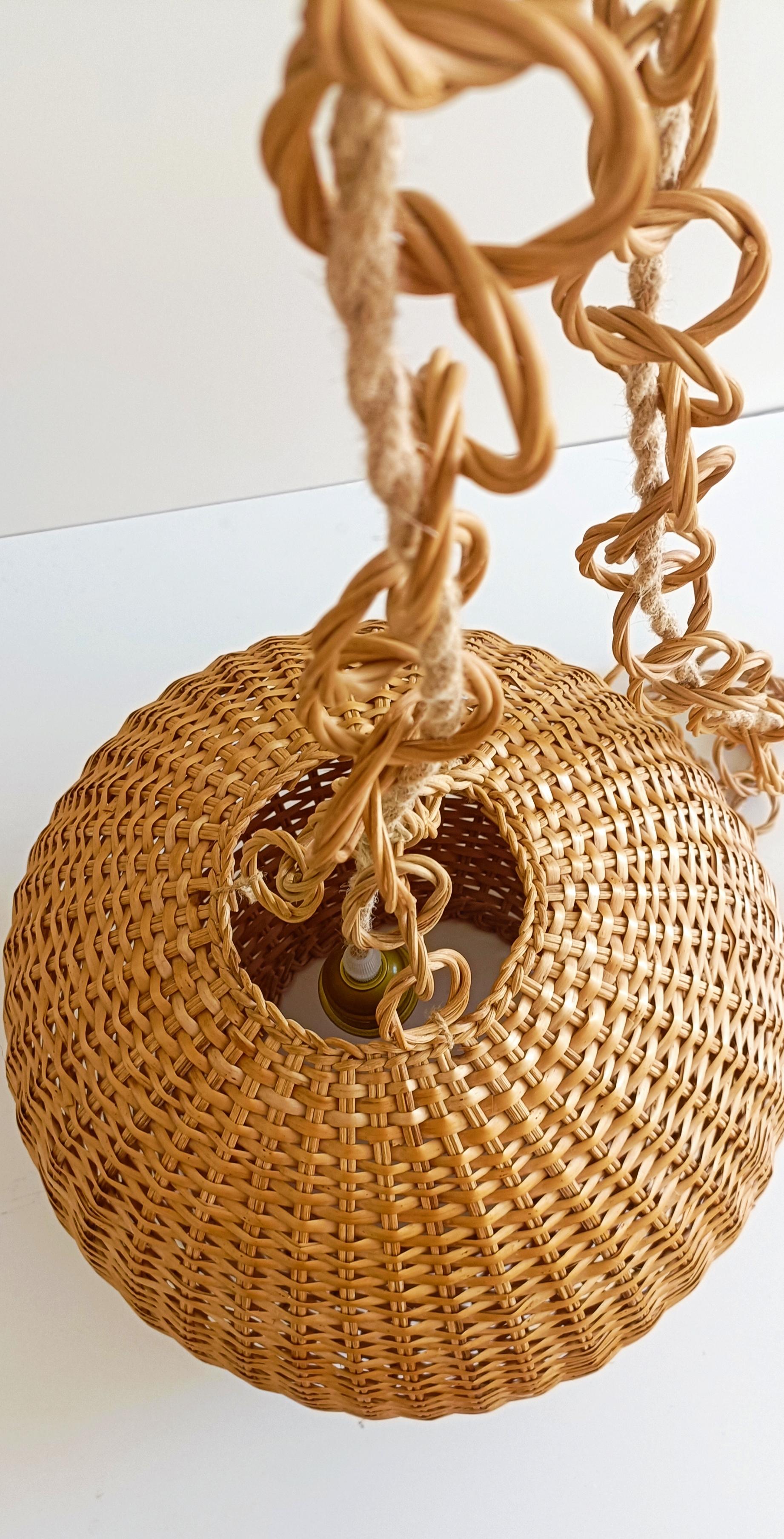 Lampe suspendue en osier et rotin, Espagne, années 1950 2