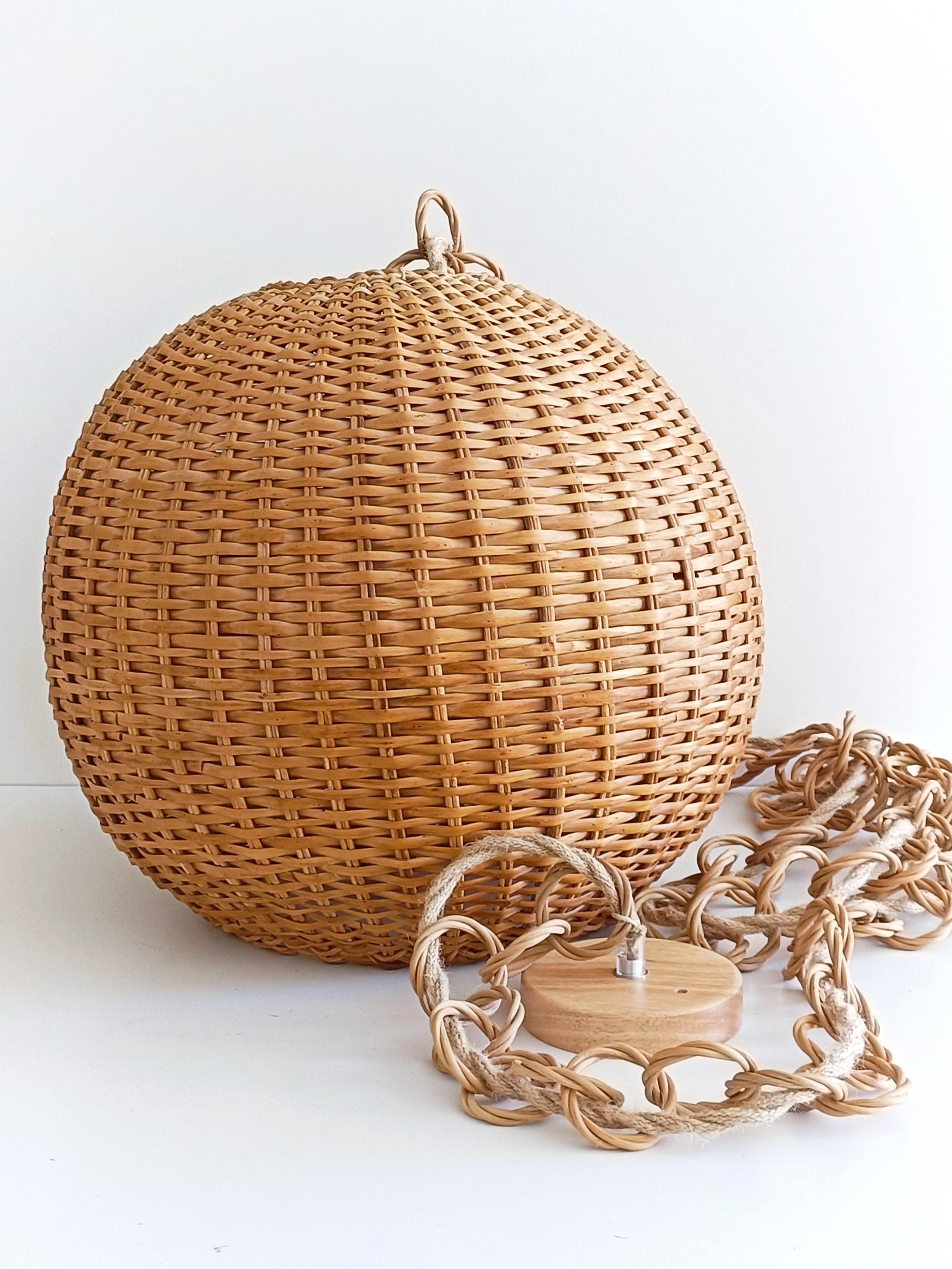 Lampe suspendue en osier et rotin, Espagne, années 1950 1