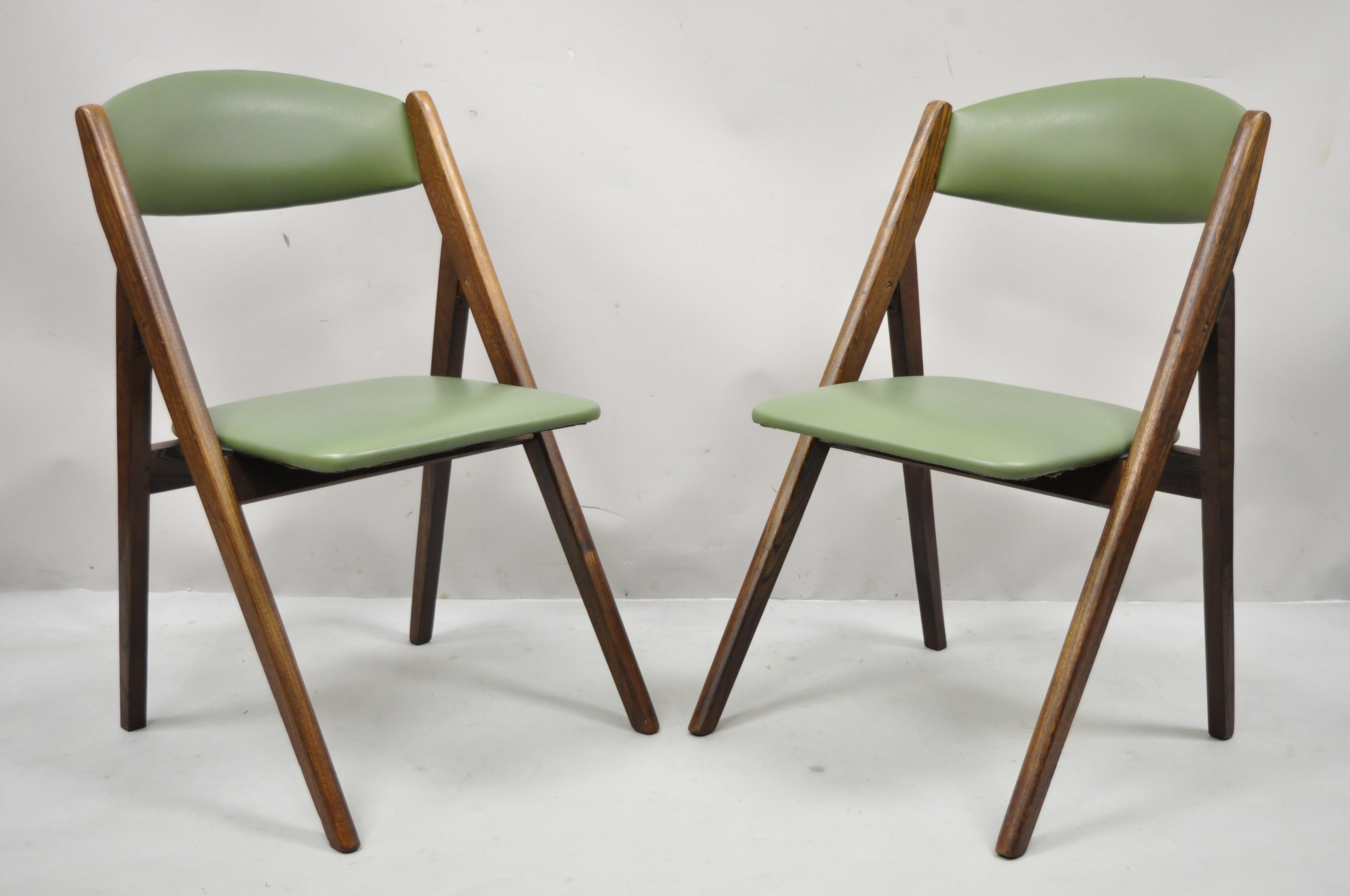 stakmore folding chairs vintage