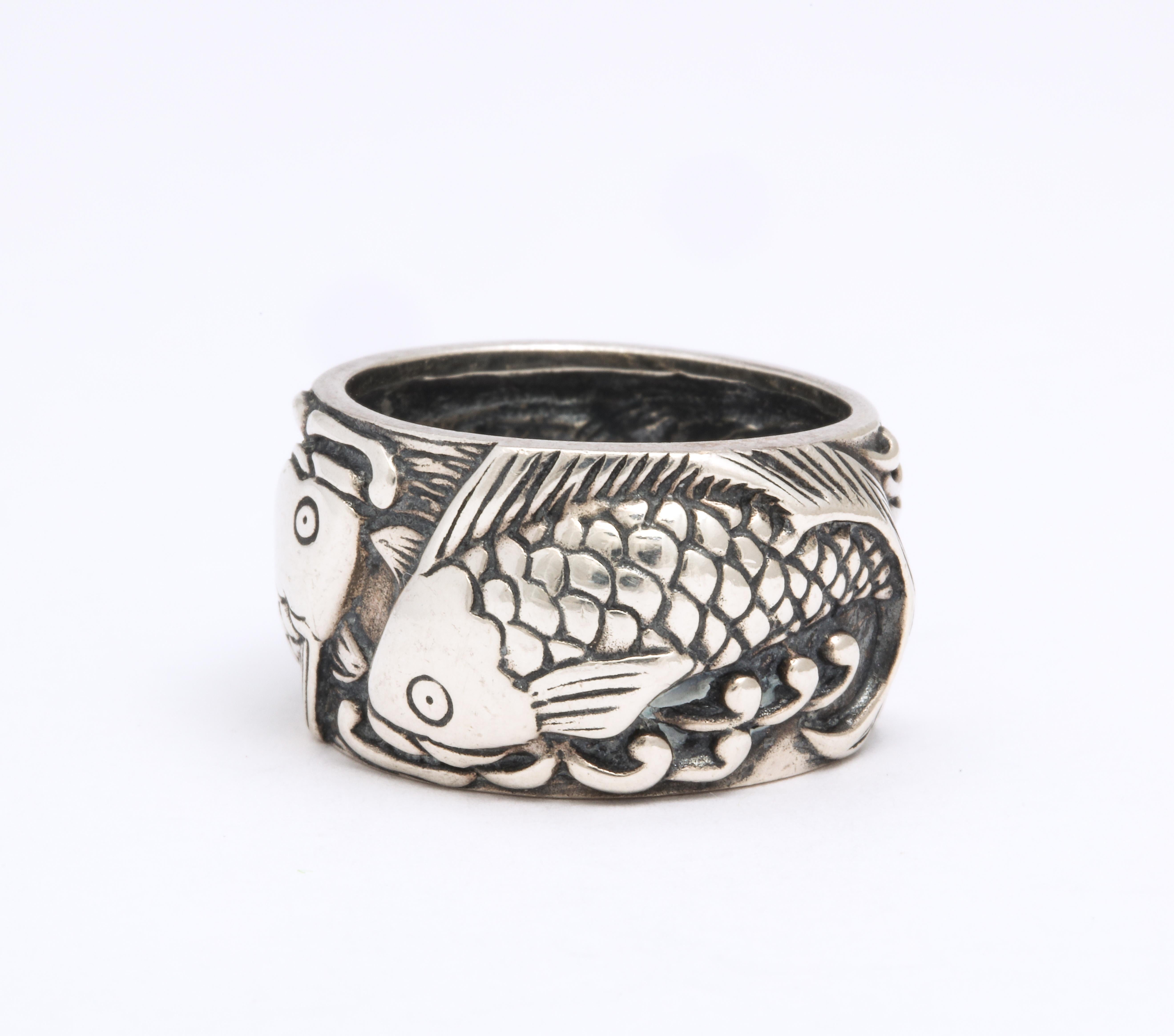 Vintage Mid Century Sterling Silver Pisces Ring In Excellent Condition In Stamford, CT
