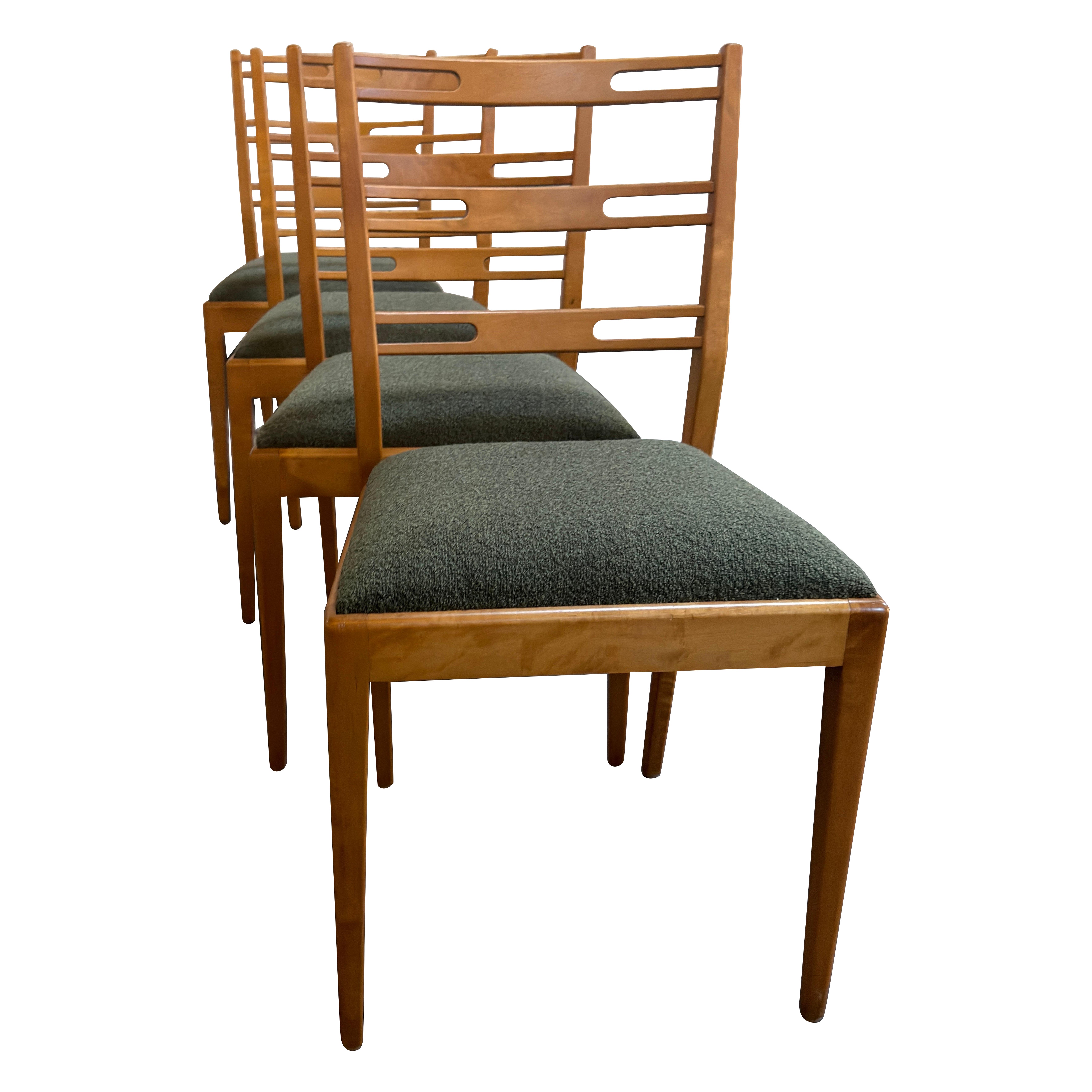 Vintage Mid-Century Swedish Modern Birch Dining Chairs - Set of Four Restored (Chaises de salle à manger en bouleau suédois du milieu du siècle)