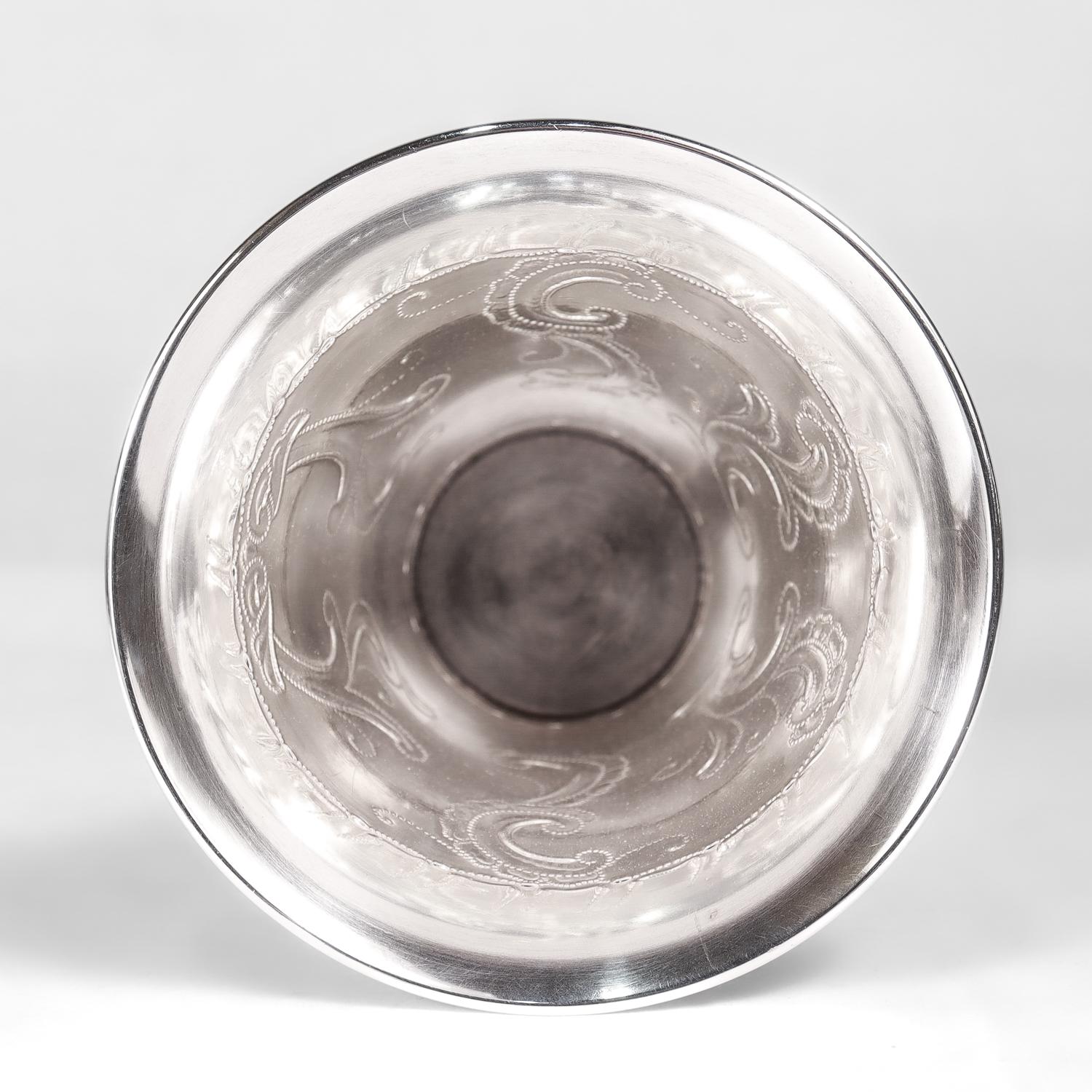 Argento Vaso a bicchiere svedese d'argento della metà del secolo scorso di Tesi Lonsalp, 1951 in vendita
