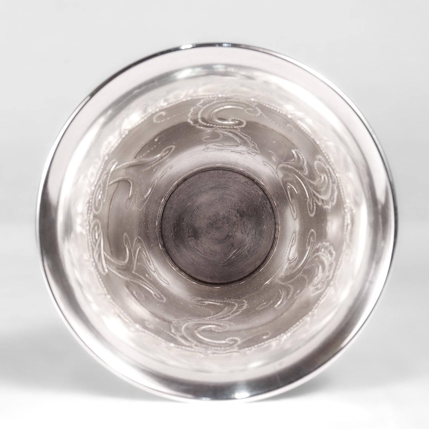 Vaso a bicchiere svedese d'argento della metà del secolo scorso di Tesi Lonsalp, 1951 in vendita 1