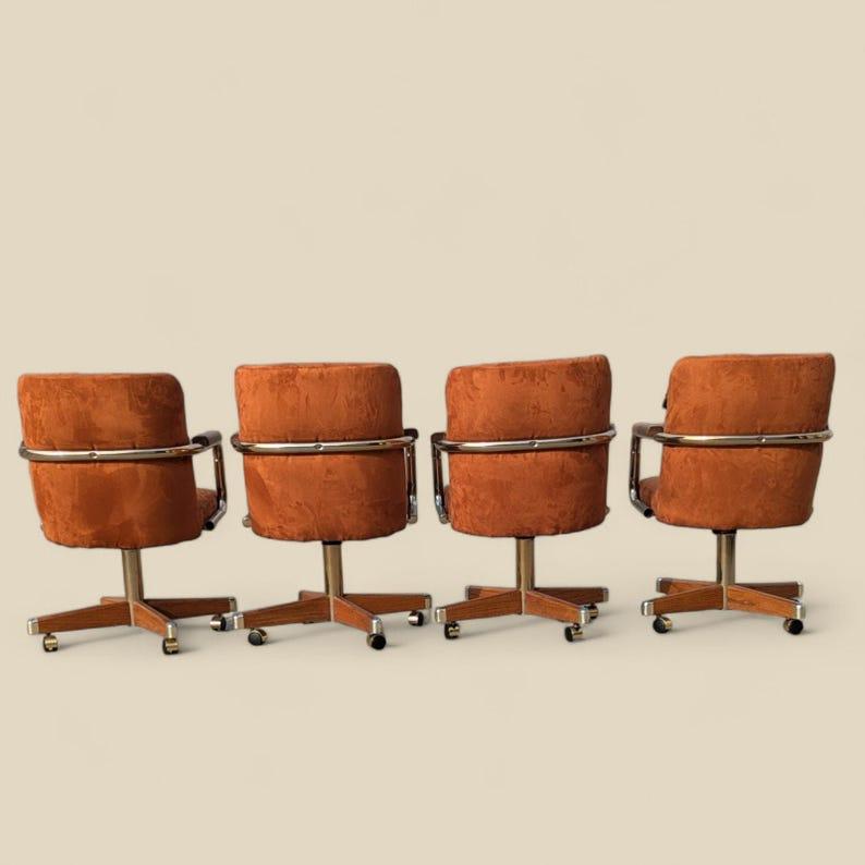 Mid-Century moderno Sedie da pranzo girevoli vintage di metà secolo di Douglas Furniture Co. in vendita